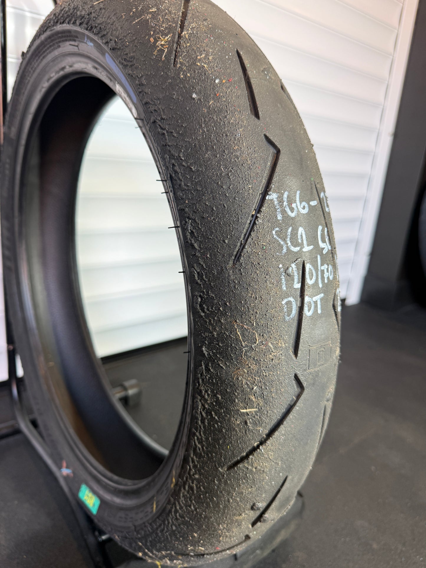 Pirelli Diablo Supercorsa 120/70/17 (TG6-27)
