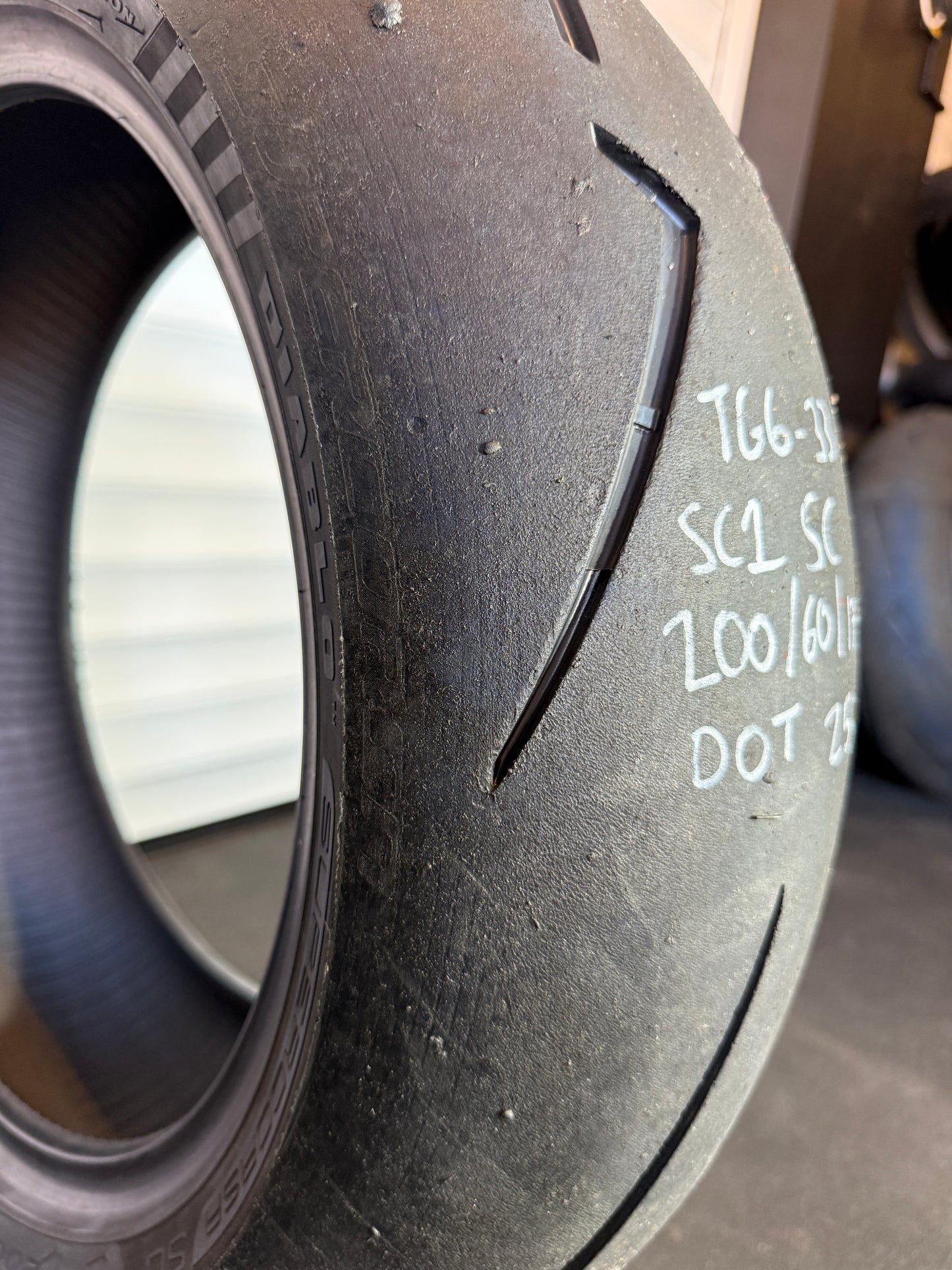 Pirelli Diablo Supercorsa 200/60/17 (TG5-33)