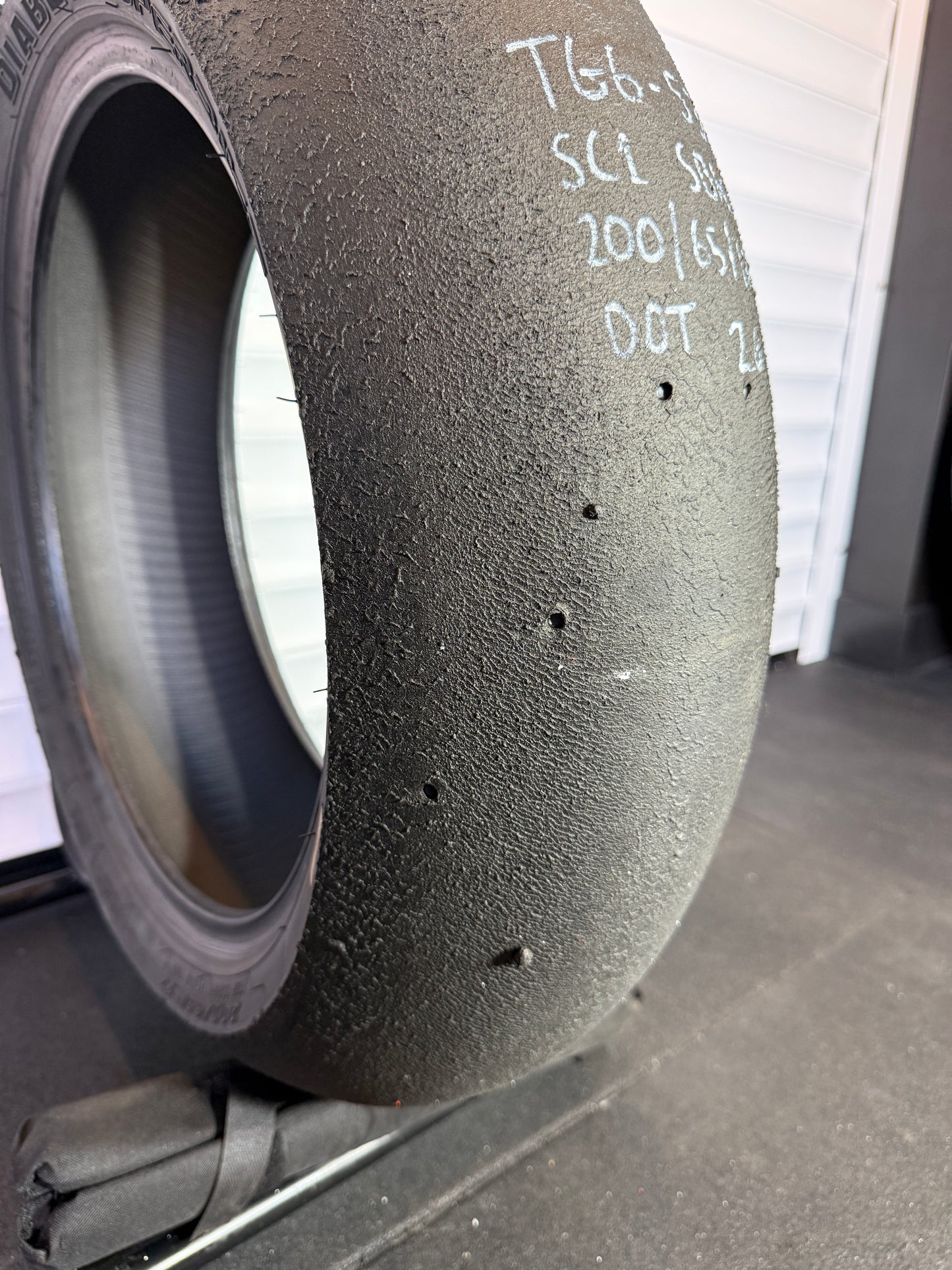 Pirelli Diablo Superbike Slick 200/65/17 (TG6-53)