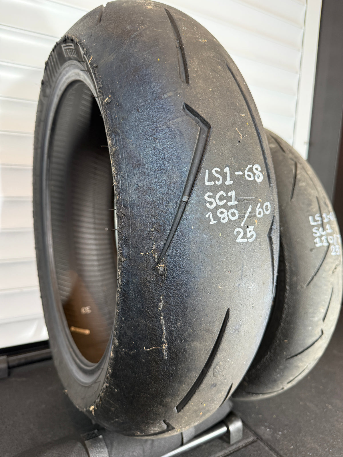 Pirelli Supercorsa- GRADE 1+ V4 SET 180/60/17, 120/70/17 (LS1-6S)