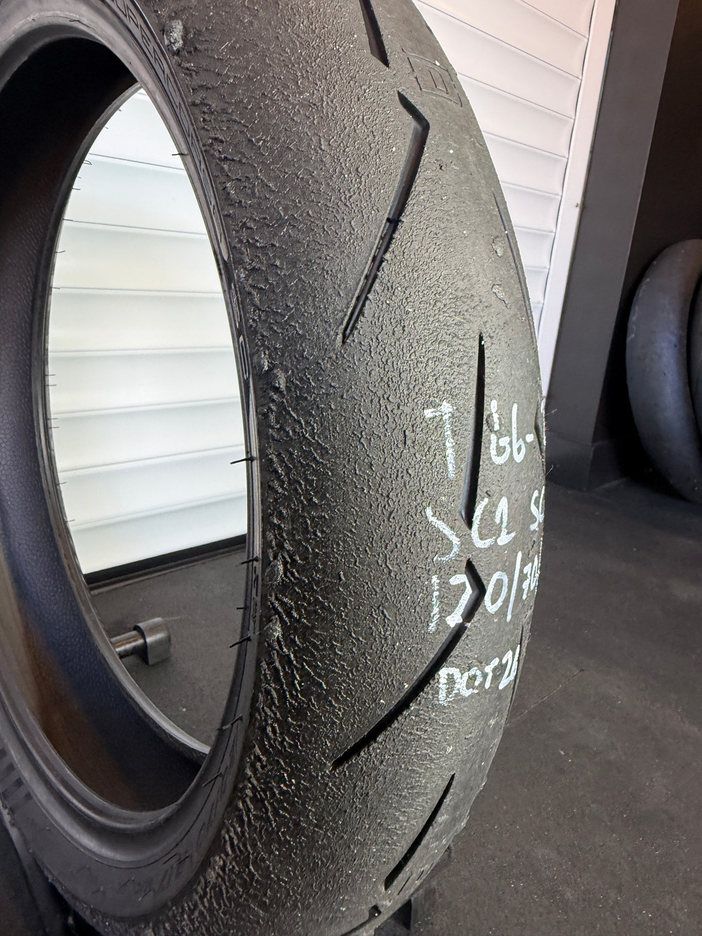 Pirelli Diablo Supercorsa 120/70/17 (TG6-20)