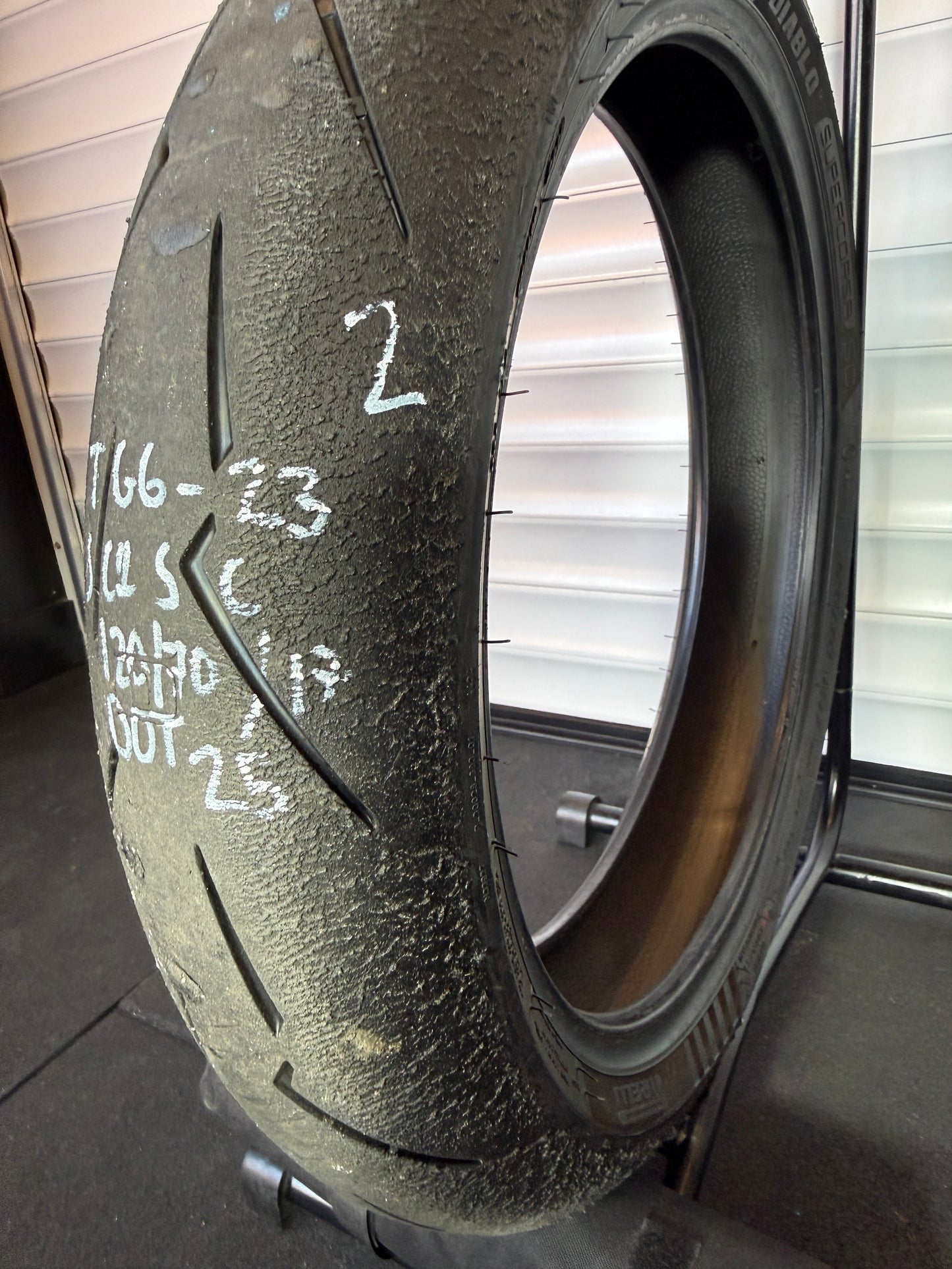 Pirelli Diablo Supercorsa 120/70/17 (TG6-23)