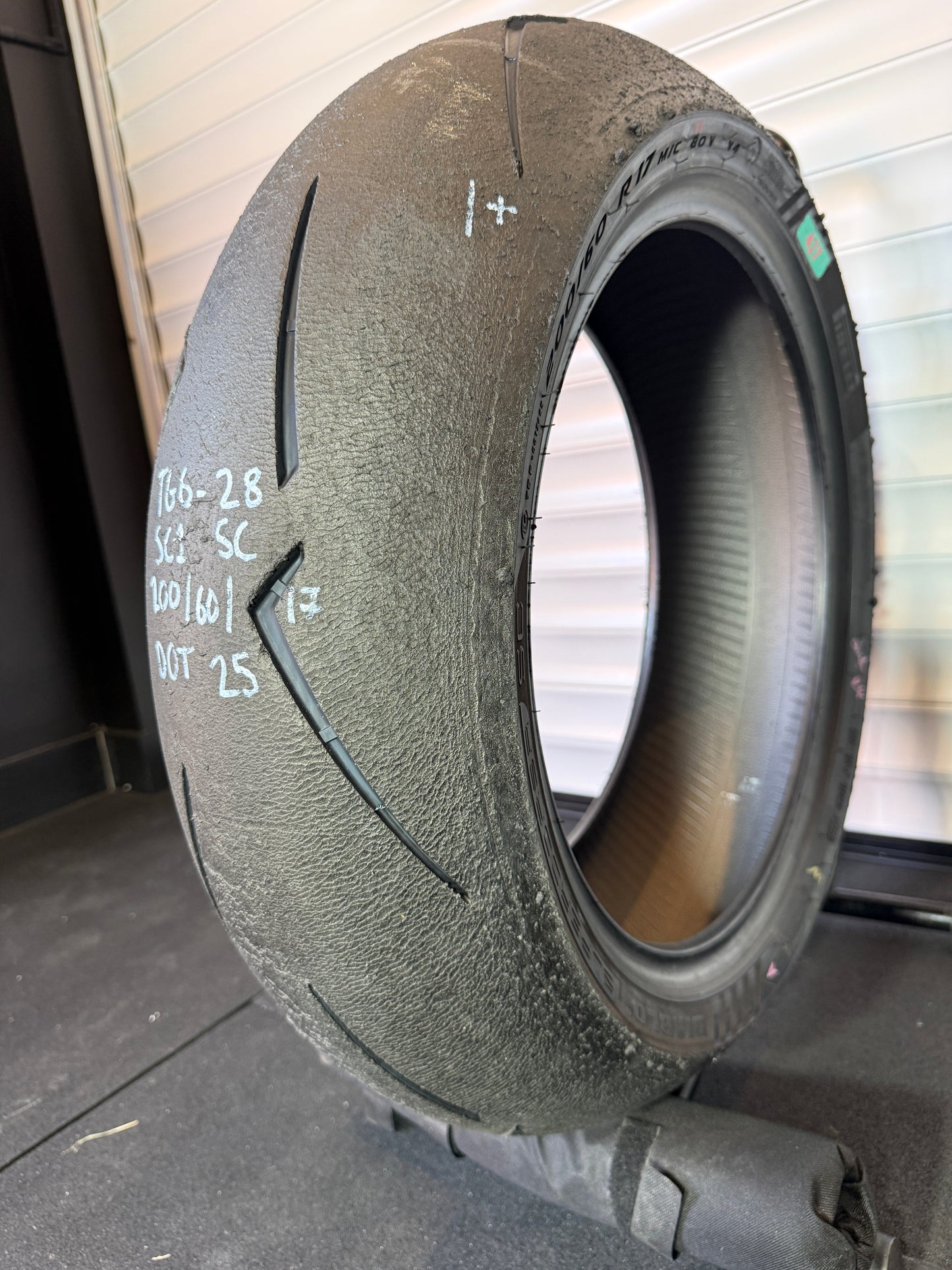 Pirelli Diablo Supercorsa 200/60/17 (TG6-28)