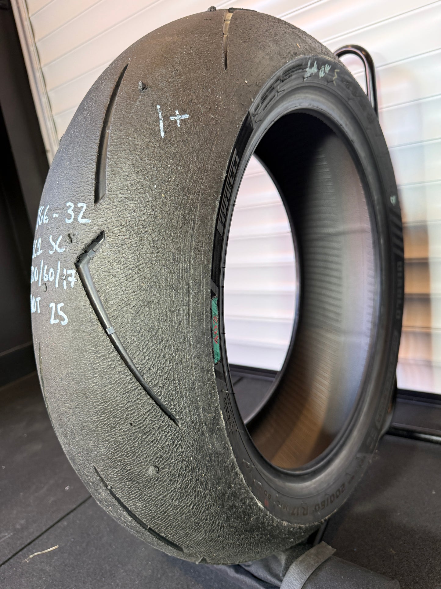 Pirelli Diablo Supercorsa 200/60/17 (TG5-32)