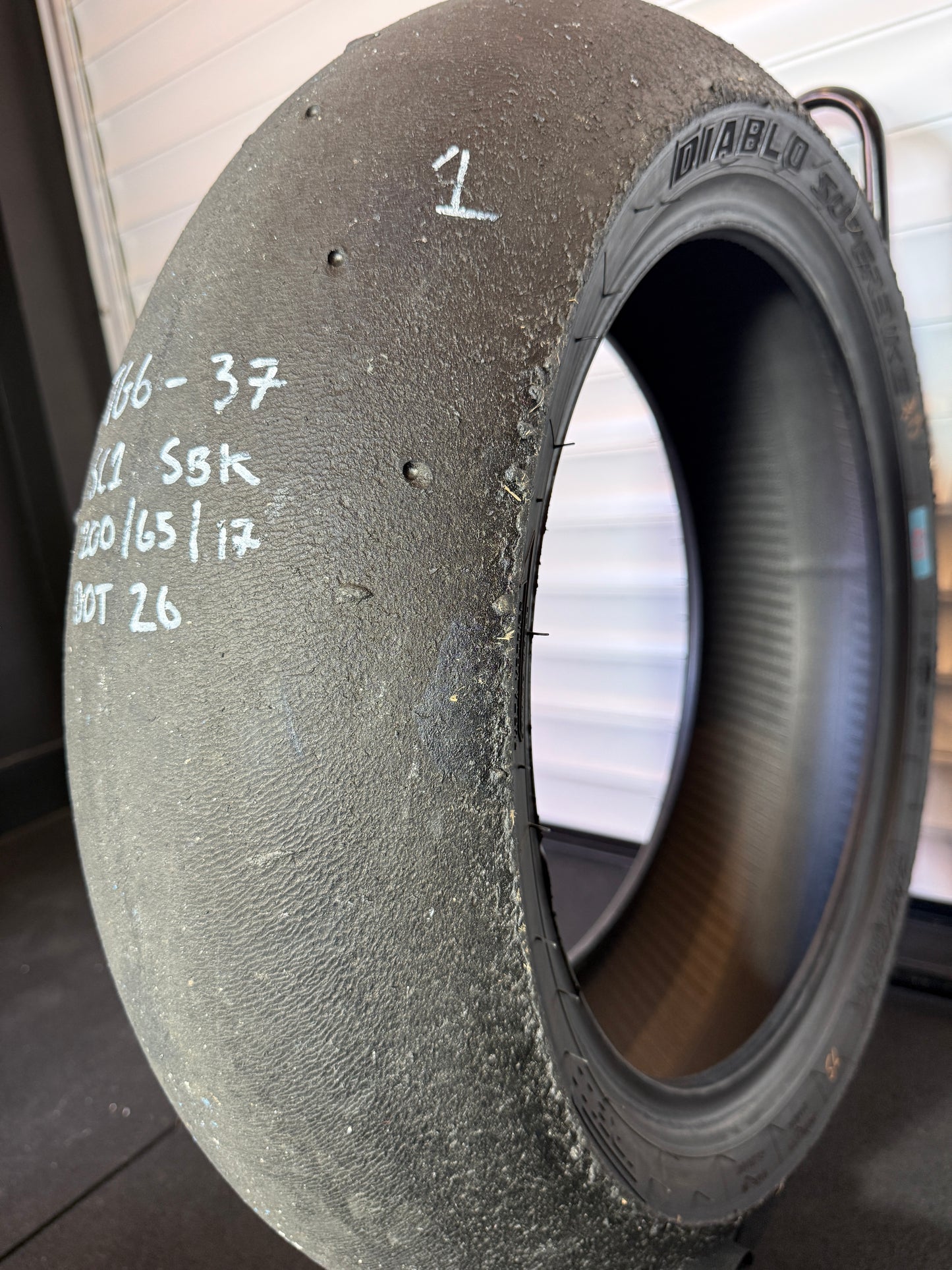 Pirelli Diablo Superbike Slick 200/65/17 (TG6-37)