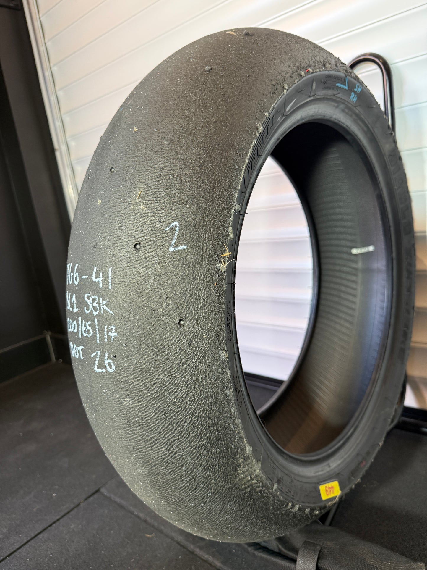 Pirelli Diablo Superbike Slick 200/65/17 (TG6-41)