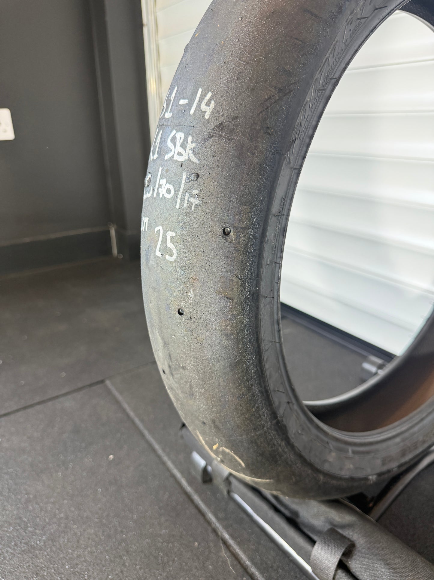 Pirelli Diablo Superbike Slick 120/70/17 (GS1-14)