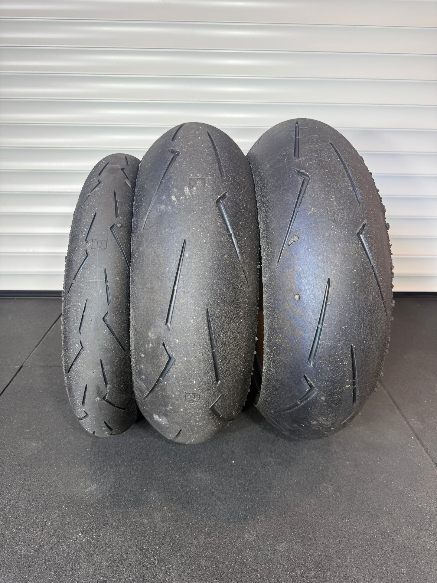 GRADE 1 RACE BUNDLE,  Pirelli Supercorsa 200/60/17 x2, 120/70/17 x1 (RB2)