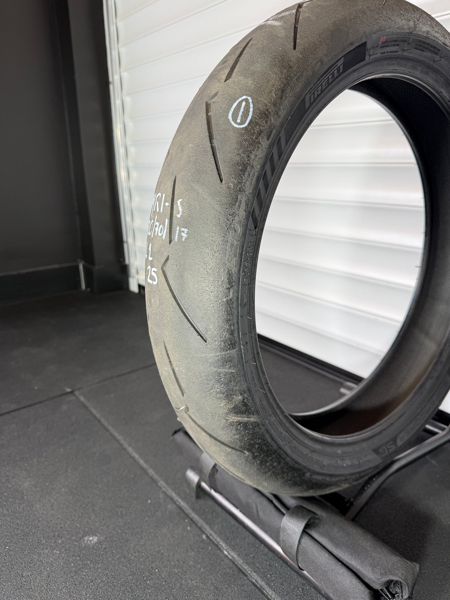 Pirelli Supercorsa V4 SET 180/60/17, 120/70/17 (MR1-S)