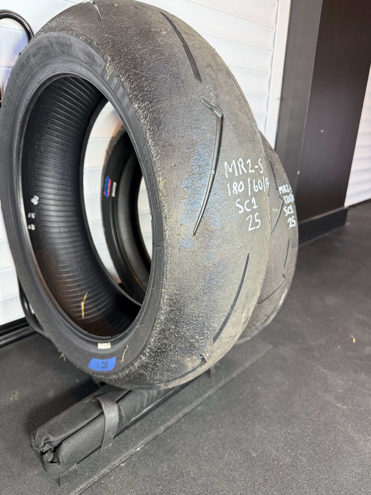 Pirelli Supercorsa V4 SET 180/60/17, 120/70/17 (MR2-S) (Copy)