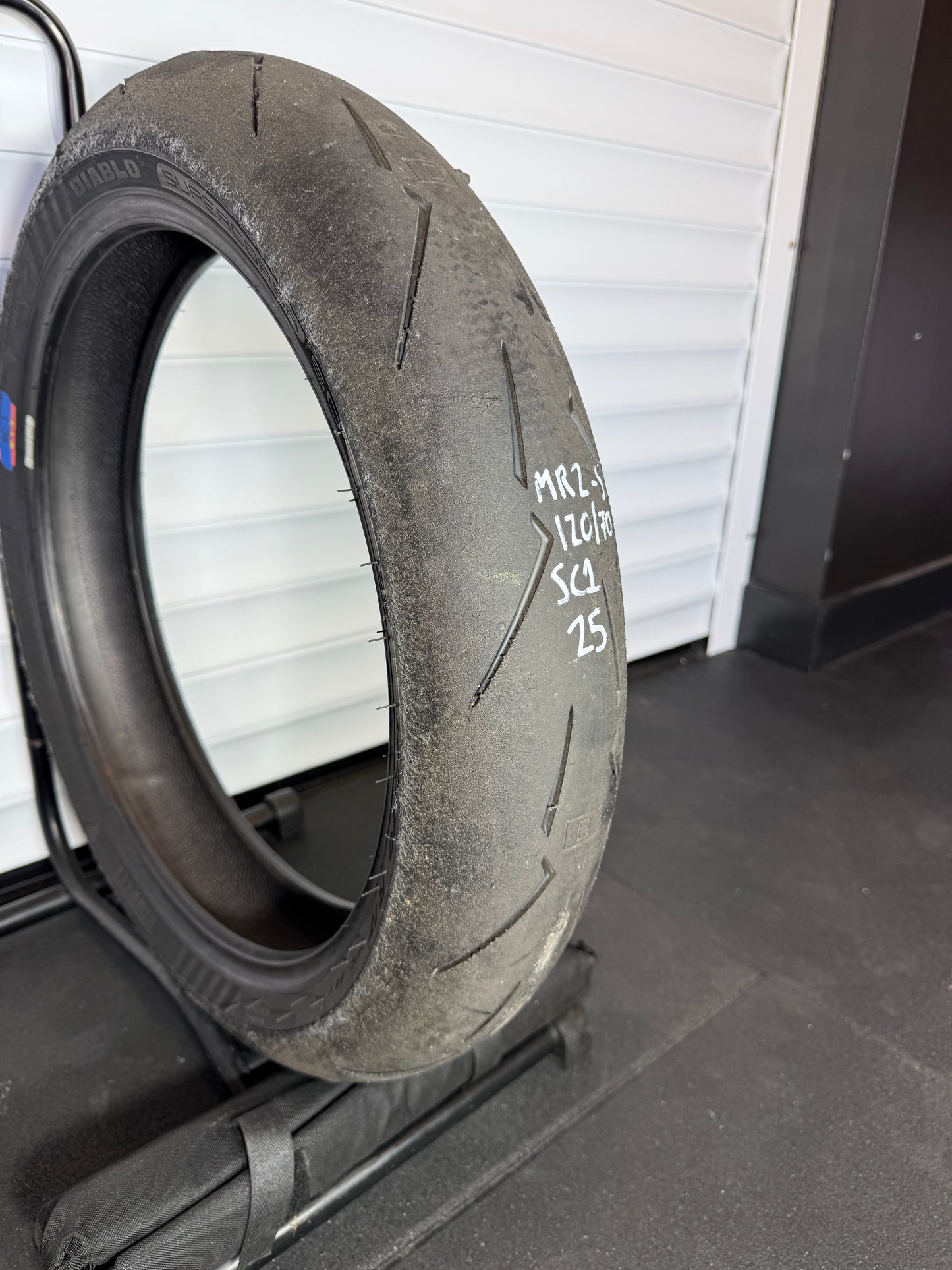 Pirelli Supercorsa V4 SET 180/60/17, 120/70/17 (MR2-S) (Copy)