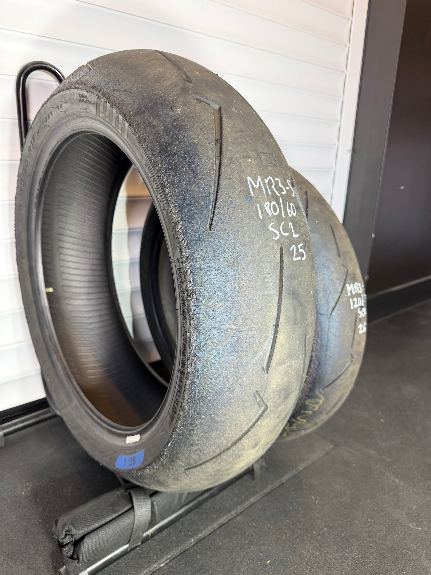 Pirelli Supercorsa V4 SET 180/60/17, 120/70/17 (MR3-S)