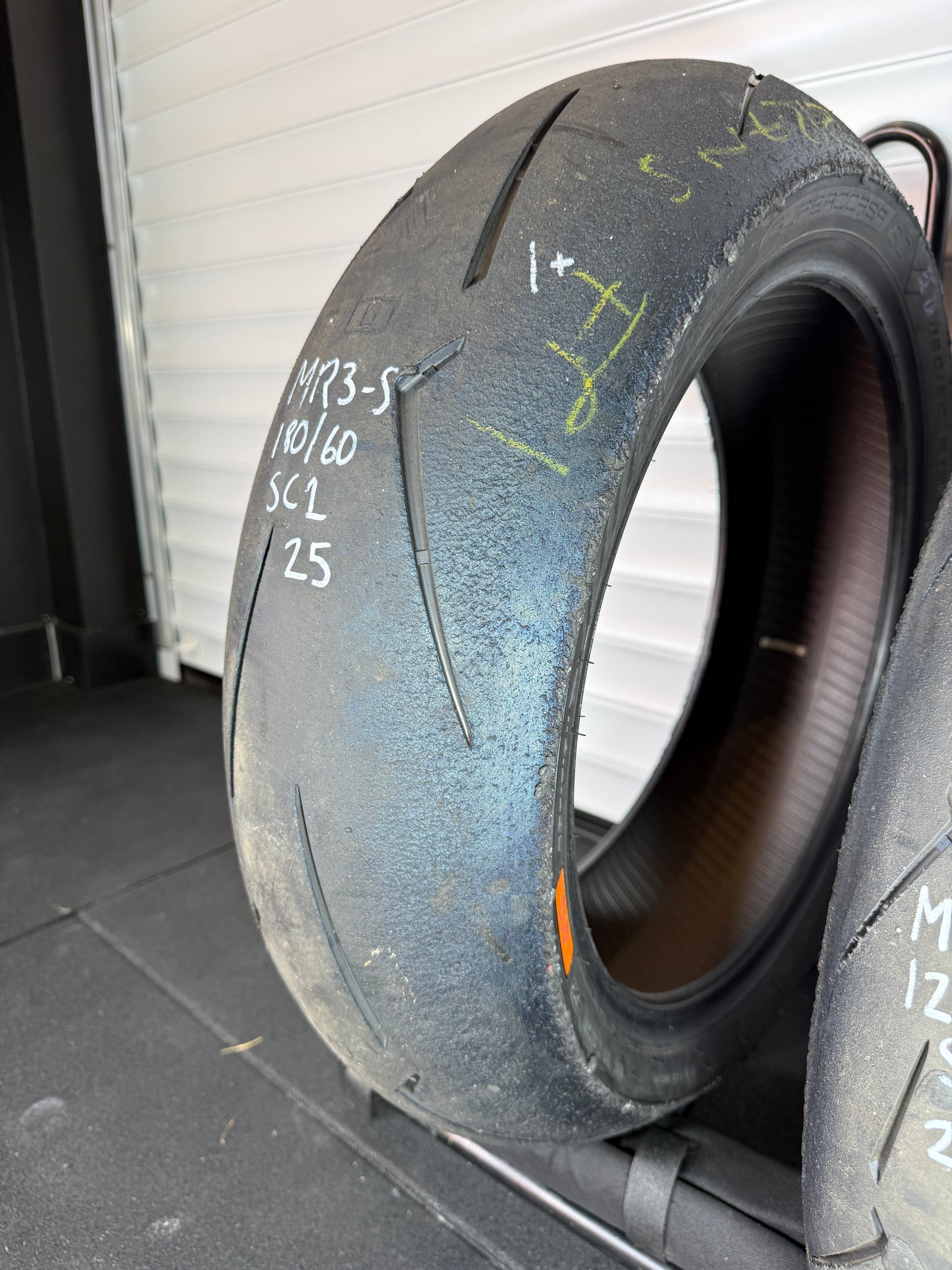 Pirelli Supercorsa V4 SET 180/60/17, 120/70/17 (MR3-S)