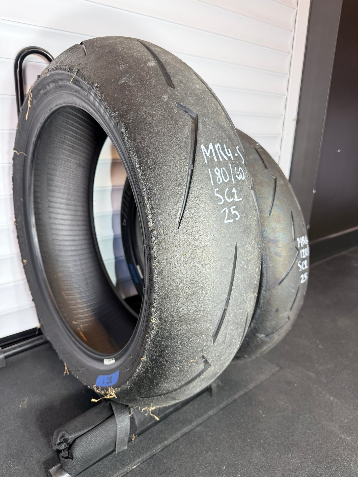 Pirelli Supercorsa V4 SET 180/60/17, 120/70/17 (MR4-S)