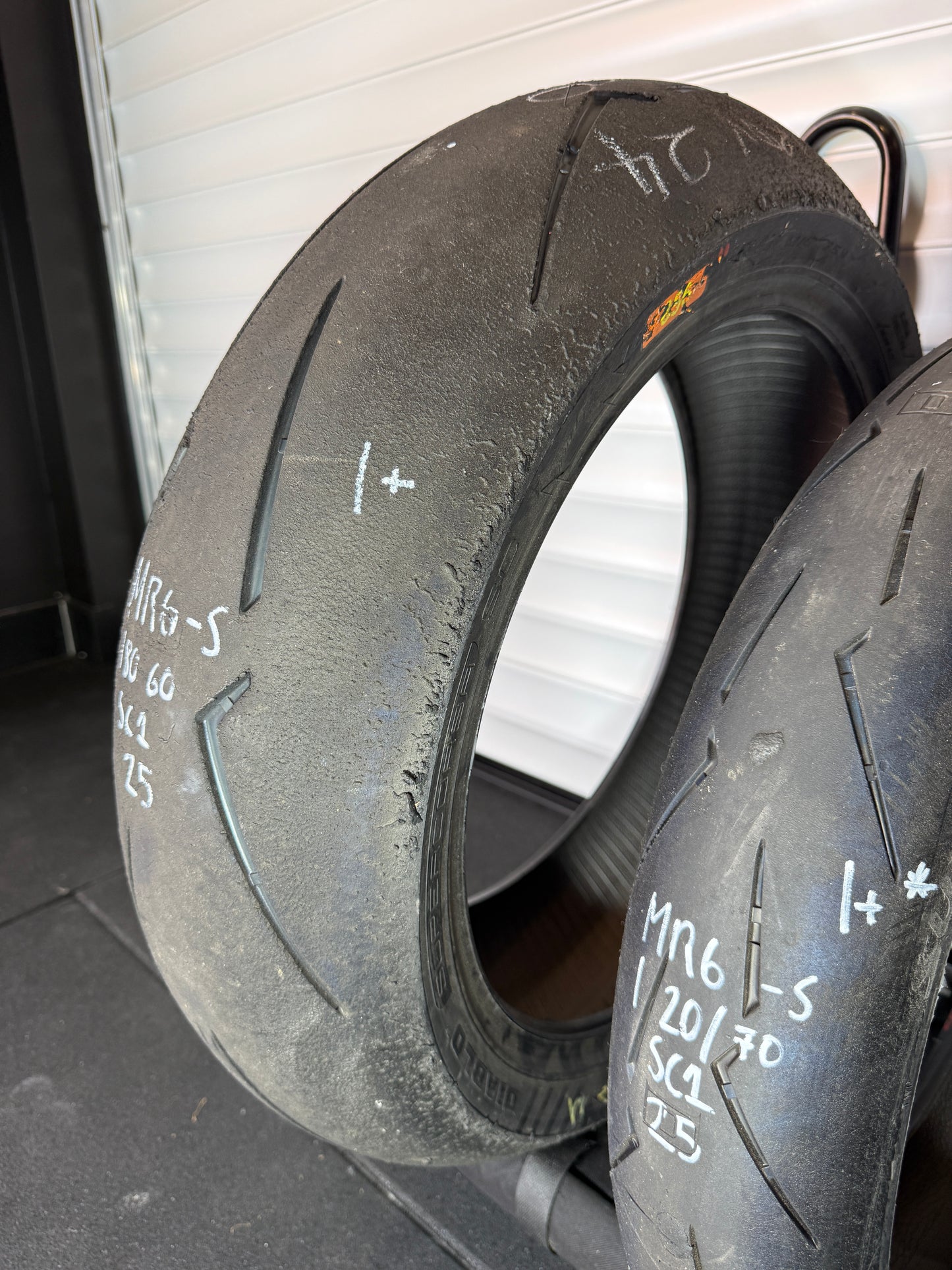 Pirelli Supercorsa V4 SET 180/60/17, 120/70/17 (MR6-S)