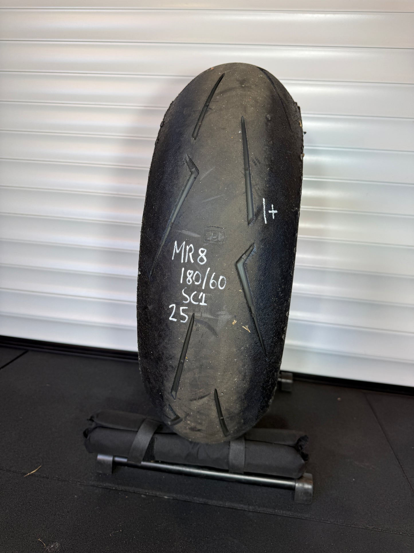Pirelli Supercorsa V4 180/60/17 (MR8)