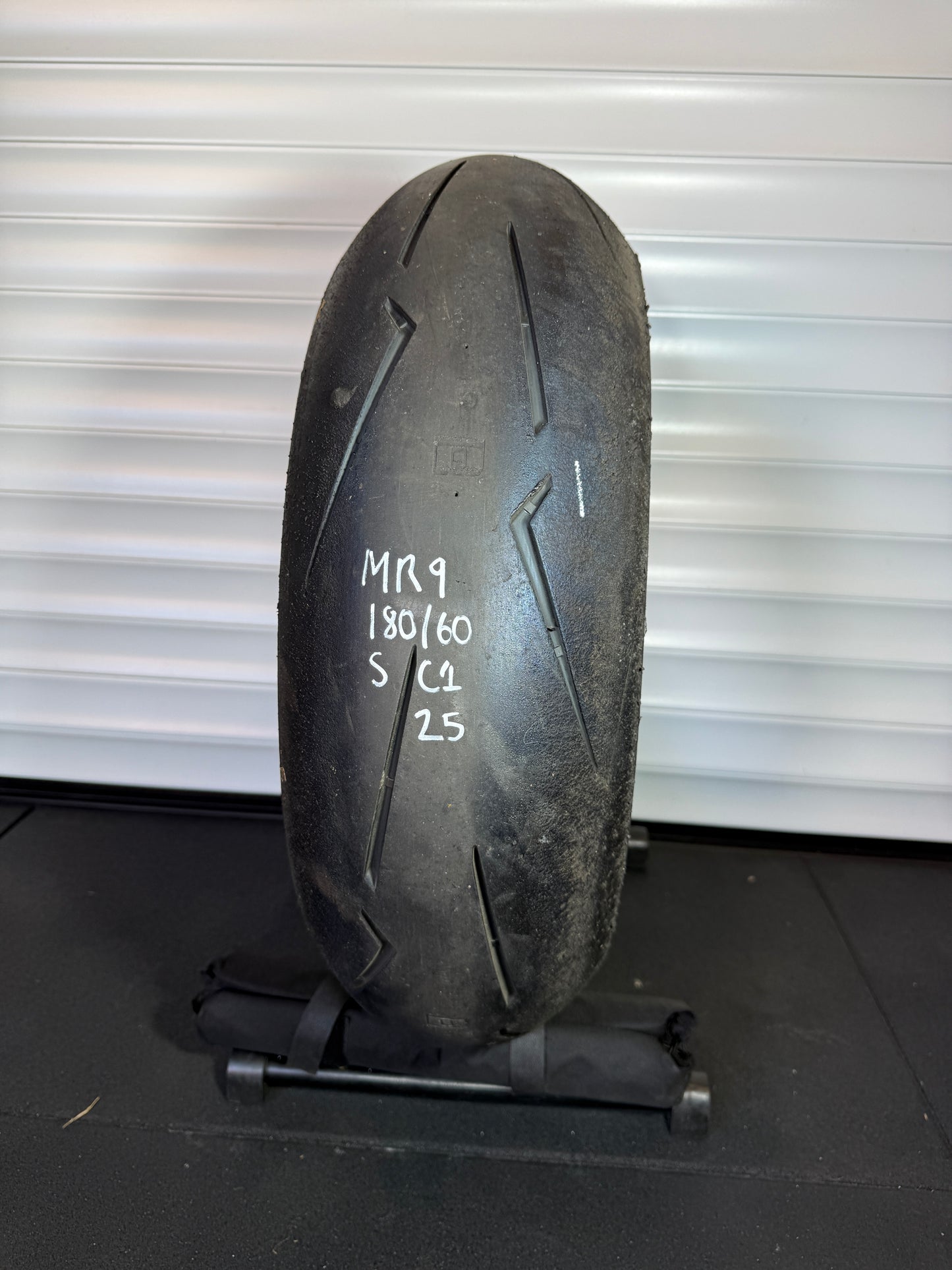 Pirelli Supercorsa V4 180/60/17 (MR9)