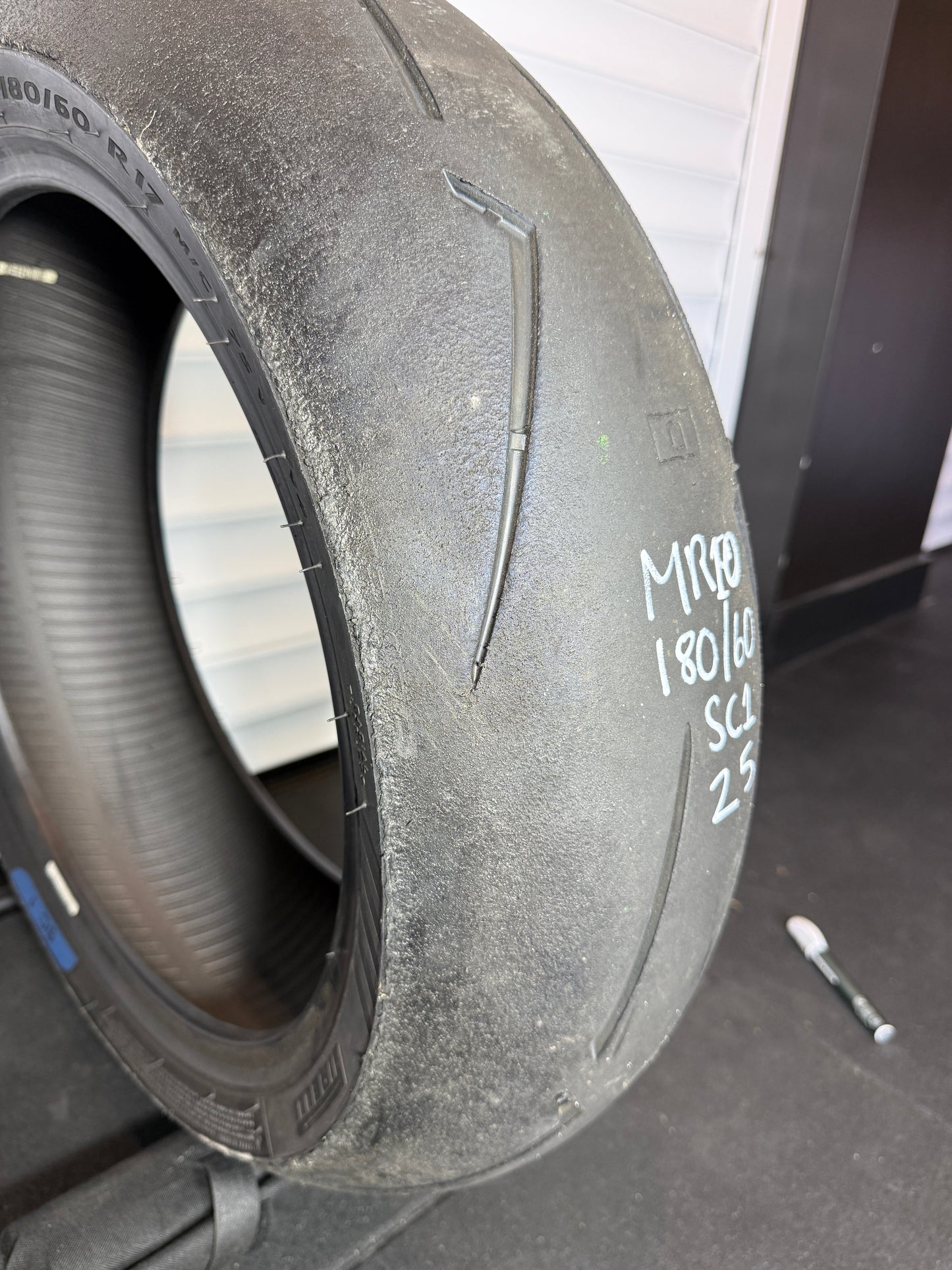 Pirelli Supercorsa V4 180/60/17 (MR10)