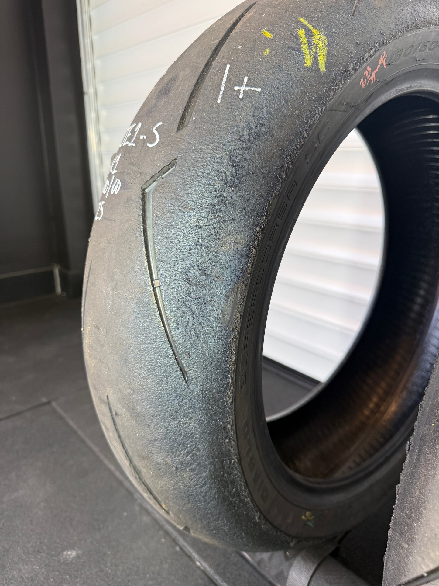 Pirelli Supercorsa- GRADE 1+ V4 SET 180/60/17, 120/70/17 (JE1-S)