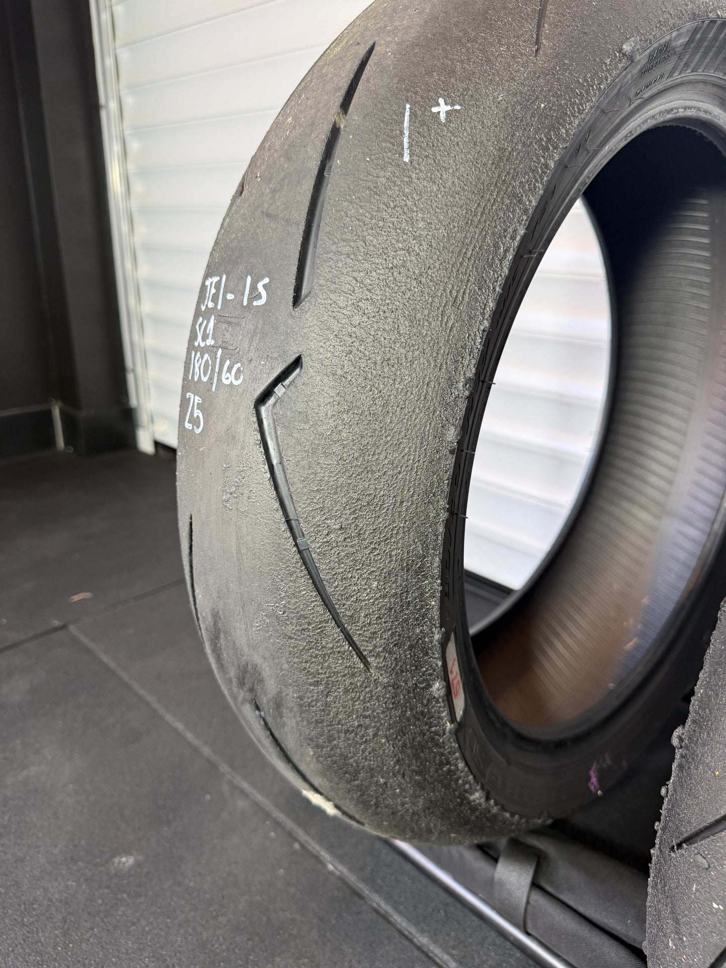 Pirelli Supercorsa- GRADE 1+ V4 SET 180/60/17, 120/70/17 (JE1-1S)
