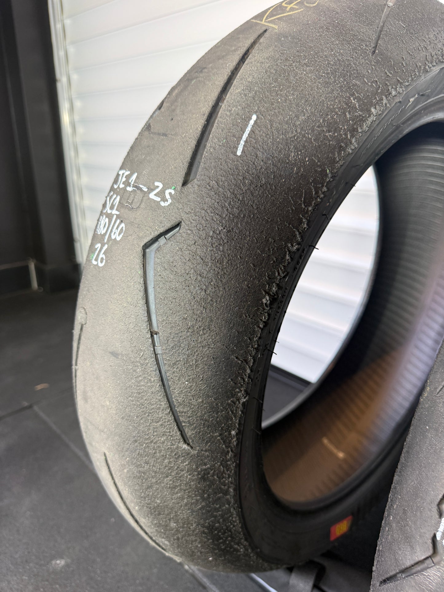 Pirelli Supercorsa- GRADE 1 V4 SET 180/60/17, 120/70/17 (JE1-2S)