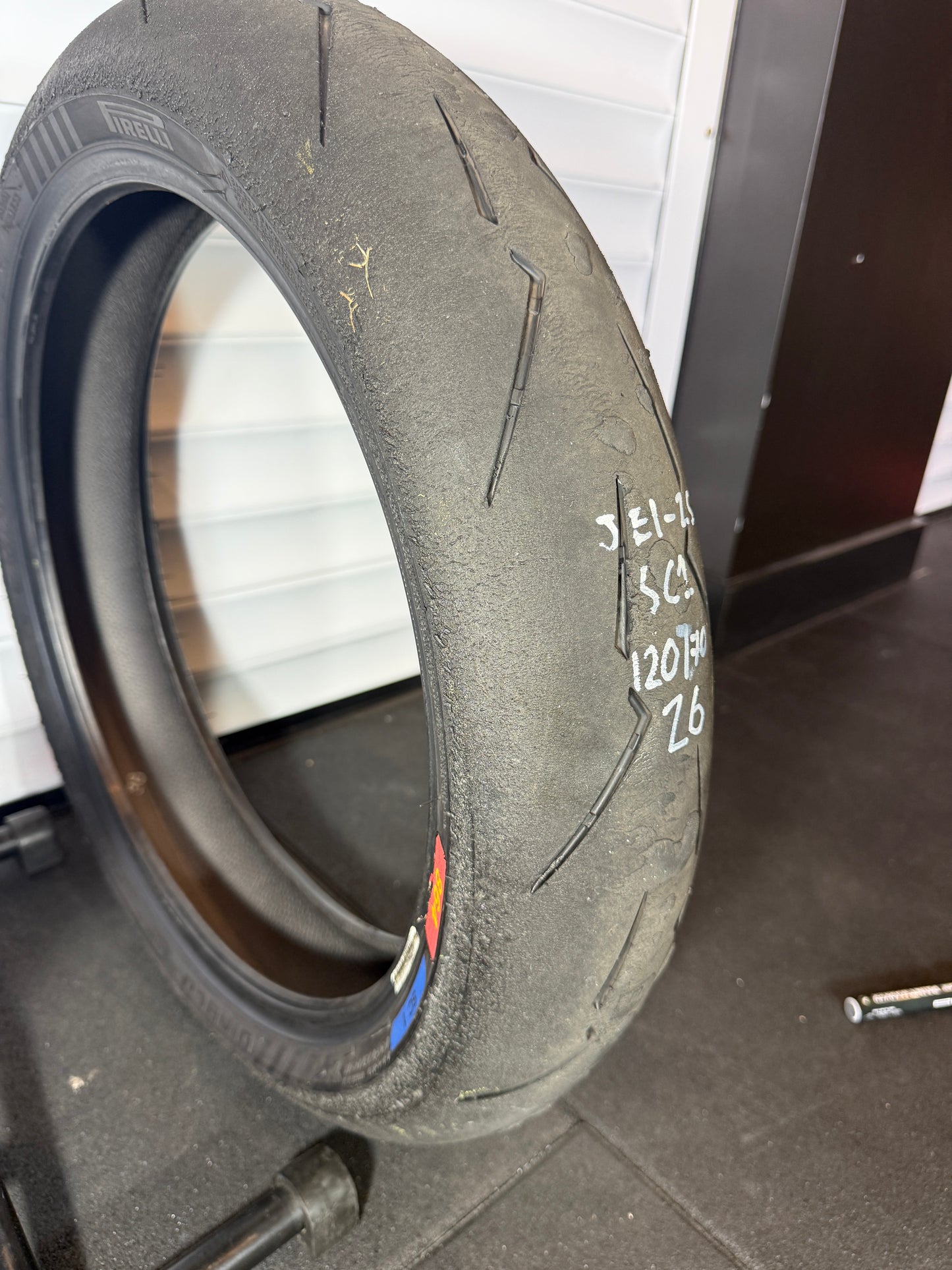Pirelli Supercorsa- GRADE 1 V4 SET 180/60/17, 120/70/17 (JE1-2S)