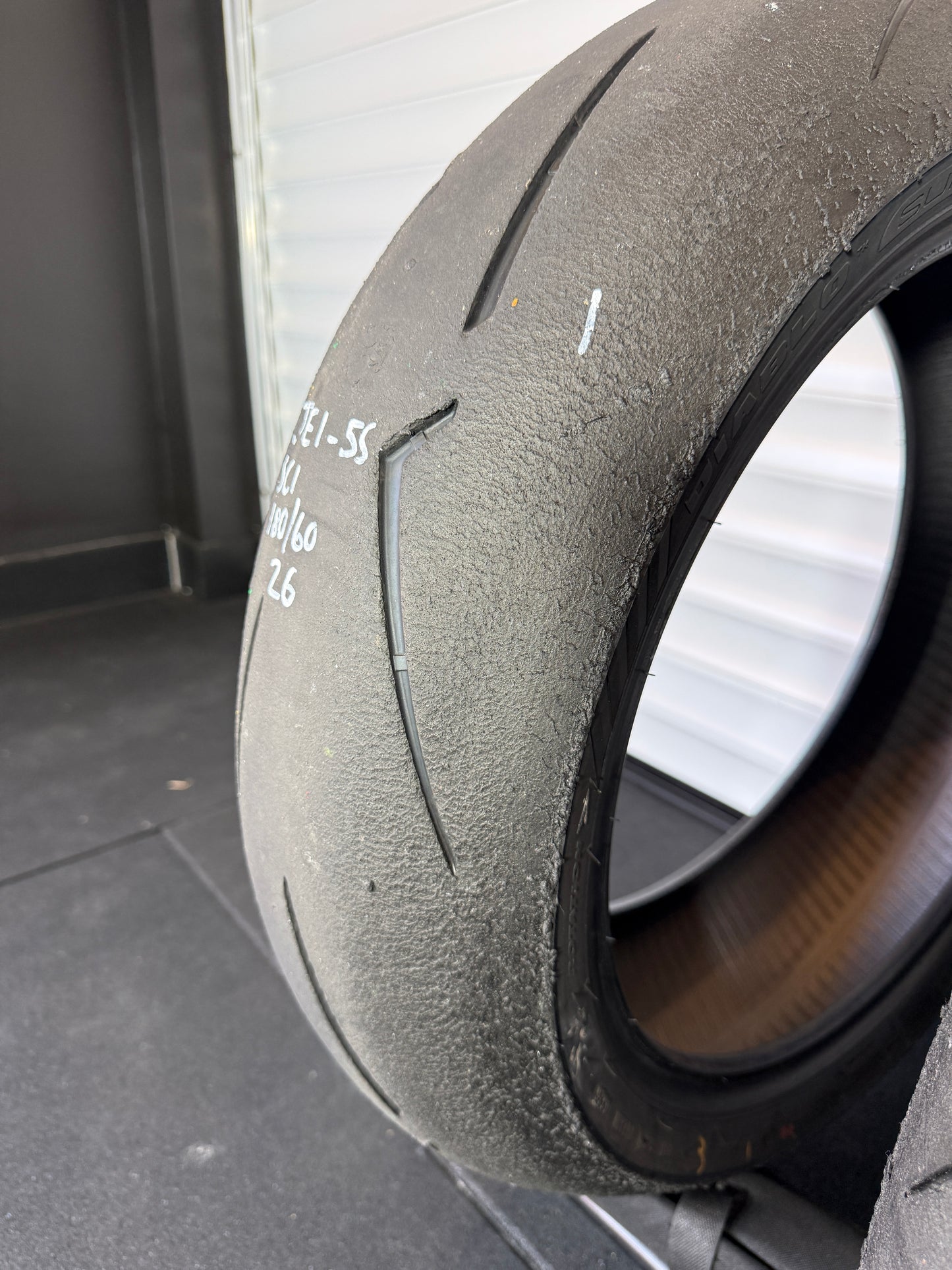 Pirelli Supercorsa- GRADE 1 V4 SET 180/60/17, 120/70/17 (JE1-5S)