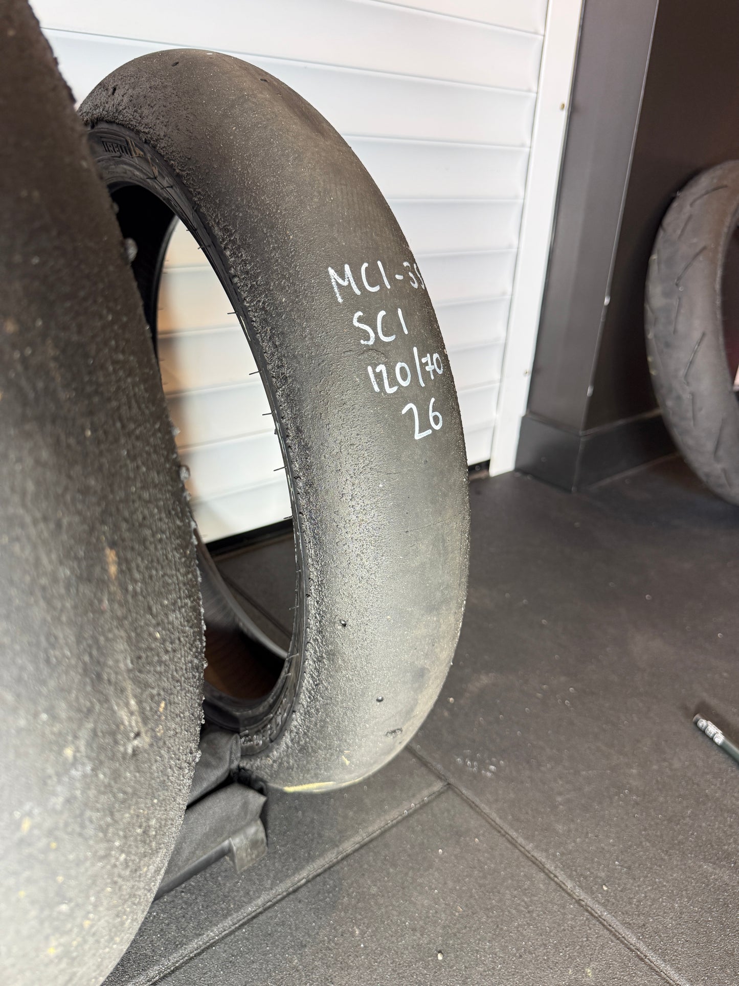 Pirelli Superbike Slick- GRADE 1+ SC0 SET 190/60/17, 120/70/17 (MC1-3S)