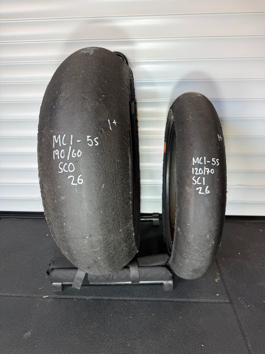Pirelli Superbike Slick- GRADE 1+ SC0 SET 190/60/17, 120/70/17 (MC1-5S)