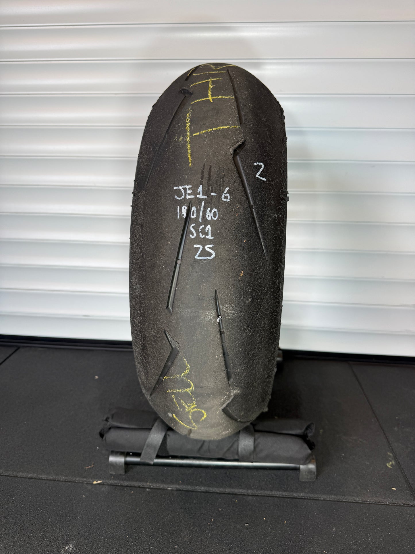Pirelli Supercorsa- GRADE 2 V4 180/60/17 (JE1-6)