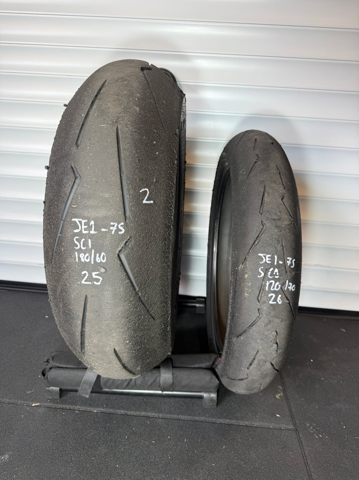 Pirelli Supercorsa- GRADE 2 V4 SET 180/60/17, 120/70/17 (JE1-7S)