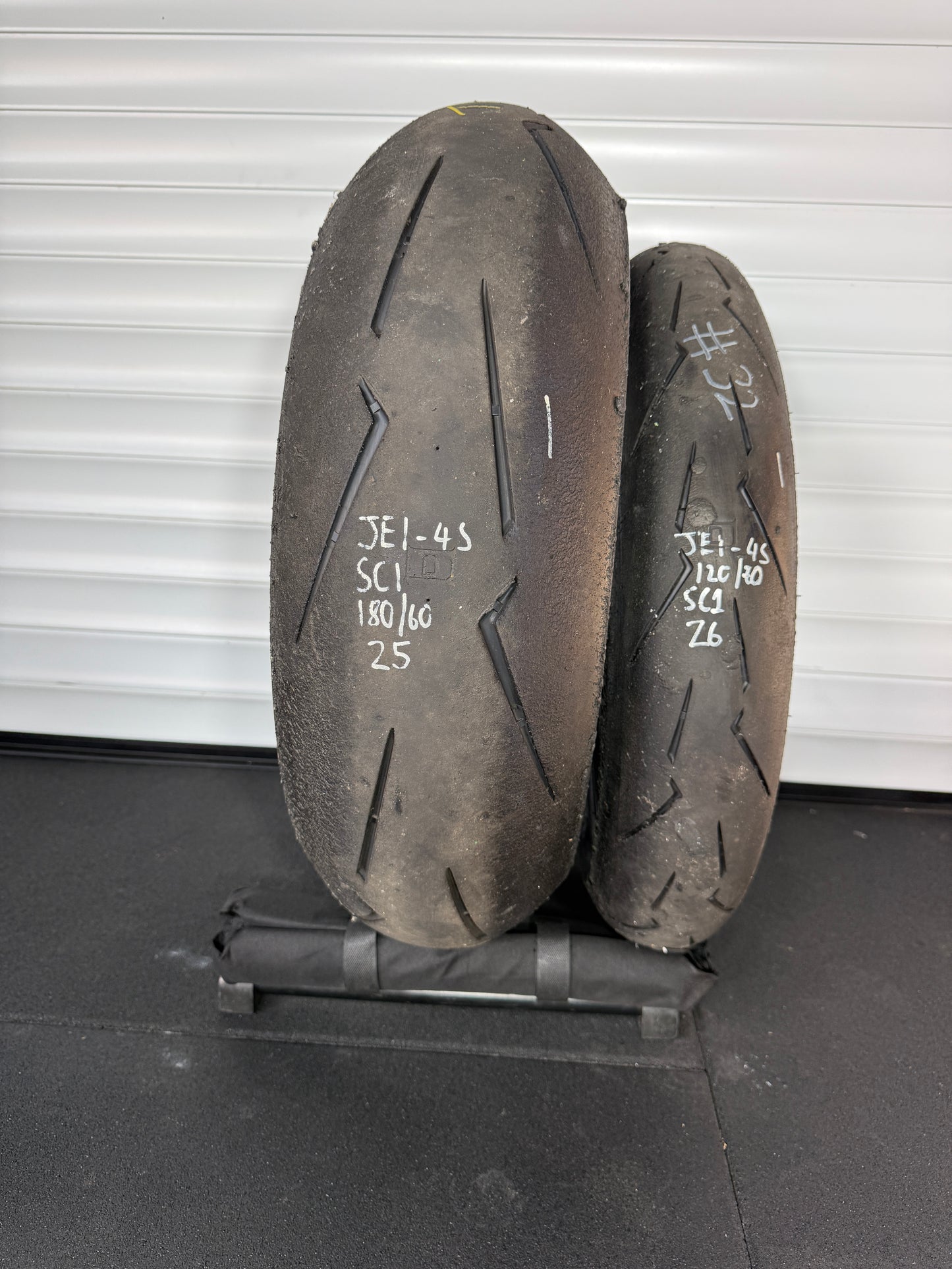 Pirelli Supercorsa- GRADE 1 V4 SET 180/60/17, 120/70/17 (JE1-4S)