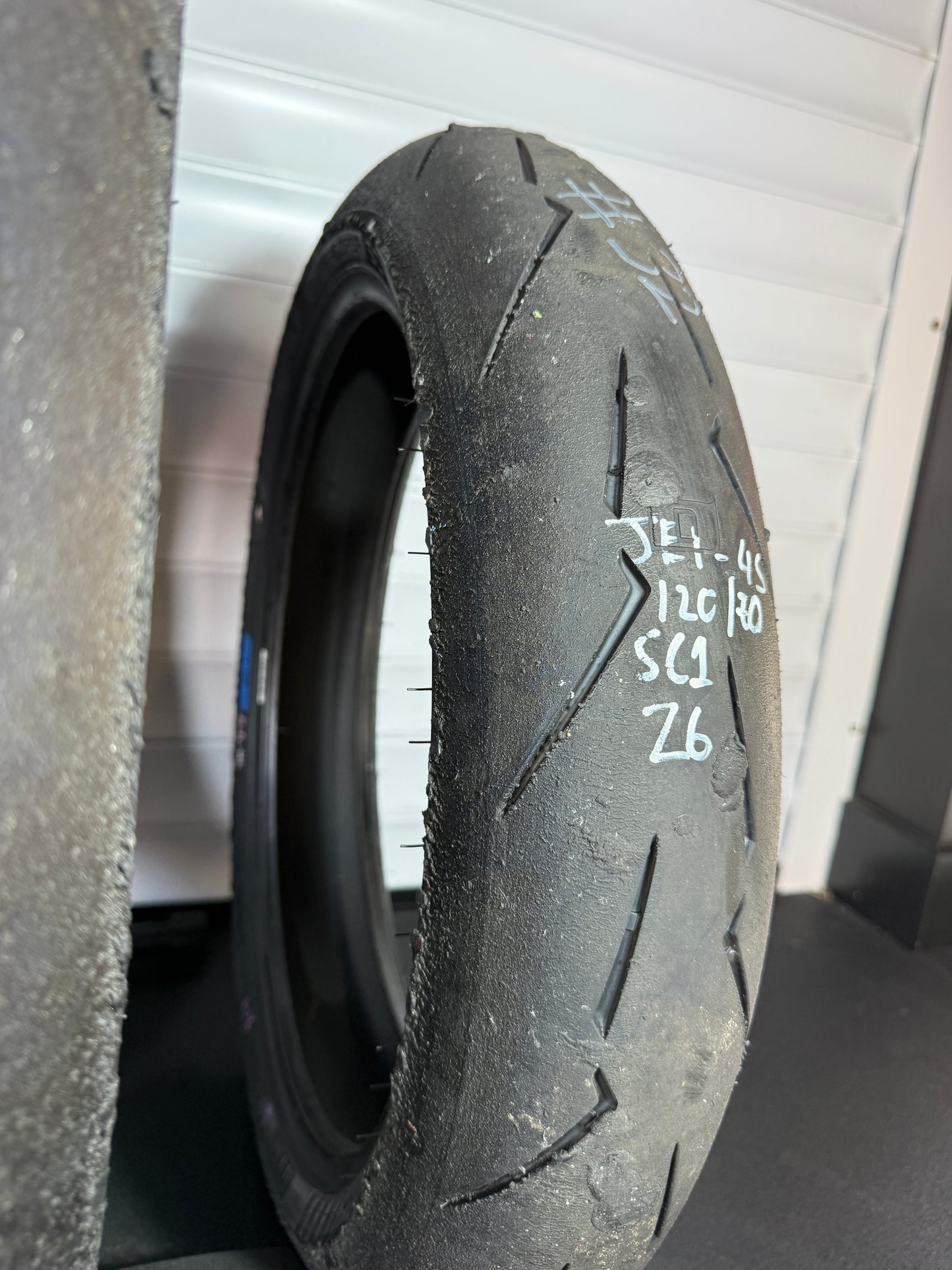 Pirelli Supercorsa- GRADE 1 V4 SET 180/60/17, 120/70/17 (JE1-4S)