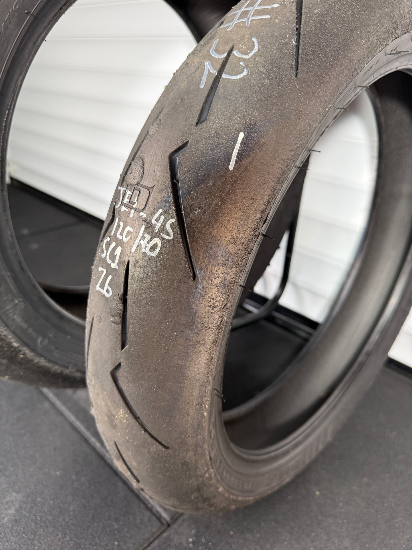 Pirelli Supercorsa- GRADE 1 V4 SET 180/60/17, 120/70/17 (JE1-4S)