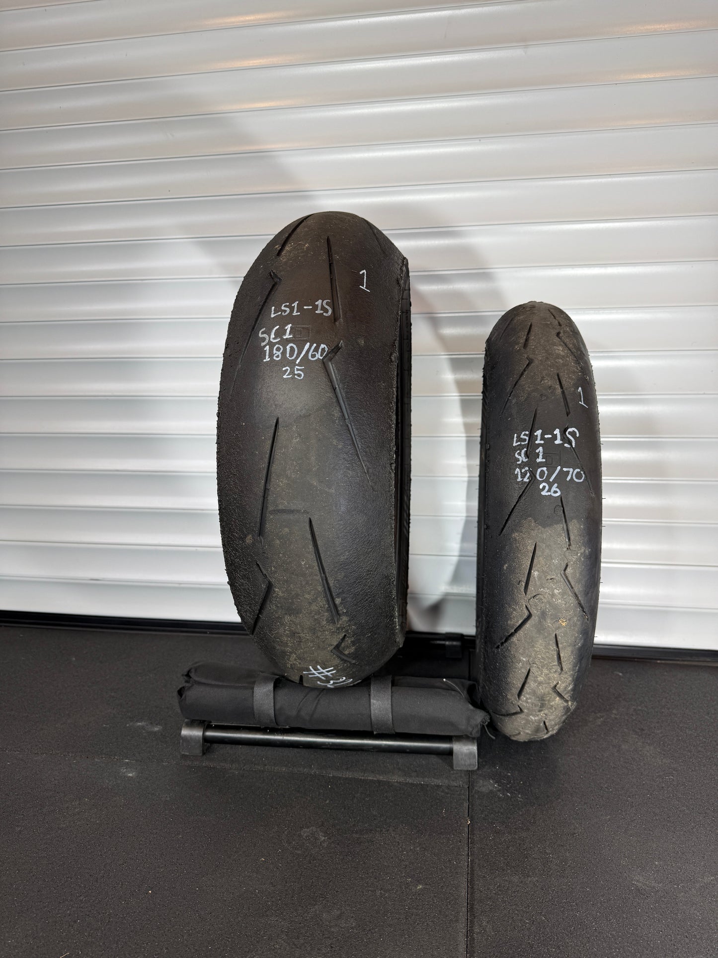 Pirelli Supercorsa- GRADE 1 V4 SET 180/60/17, 120/70/17 (LS1-1S)