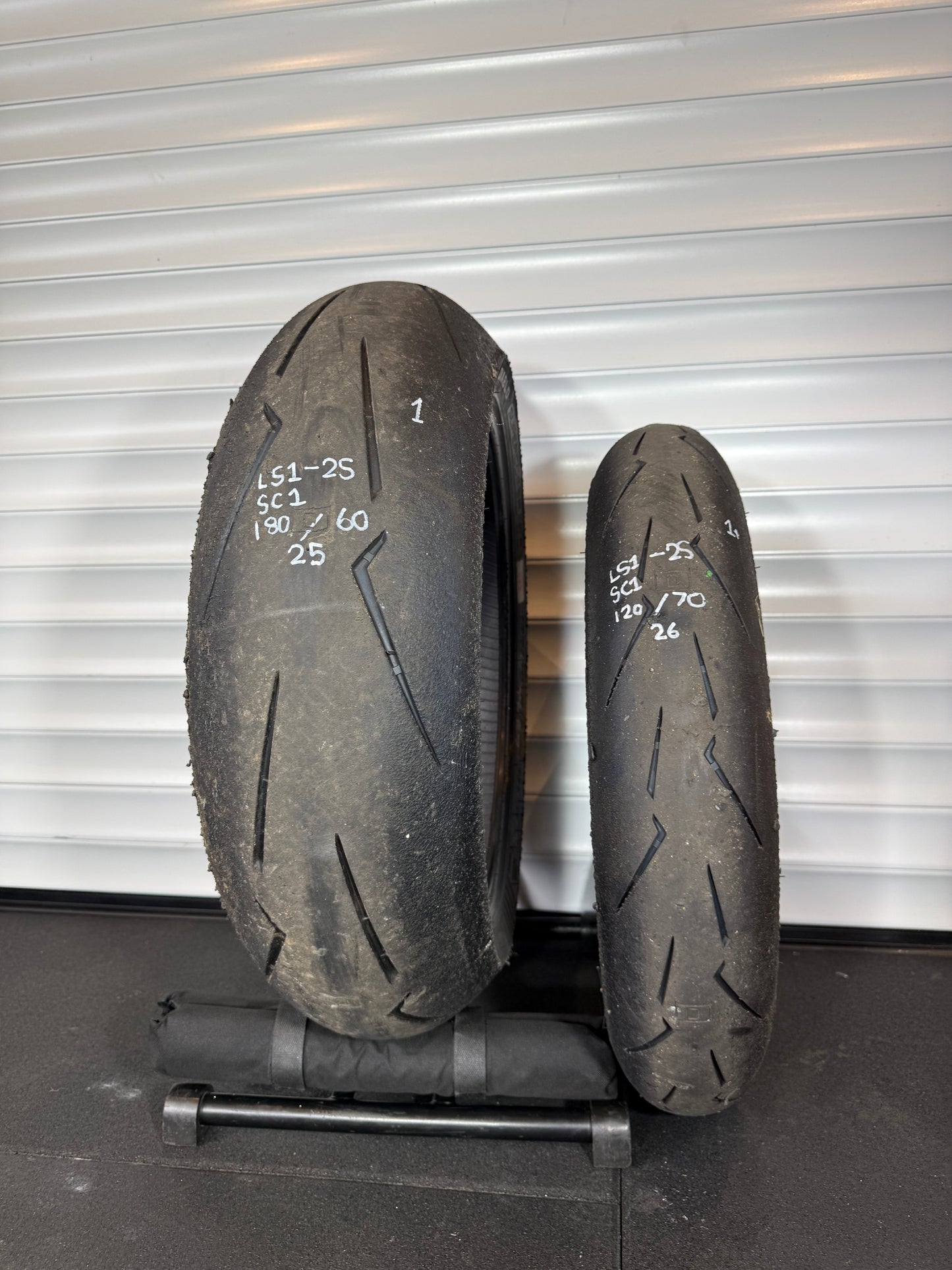 Pirelli Supercorsa- GRADE 1/1+ V4 SET 180/60/17, 120/70/17 (LS1-2S)