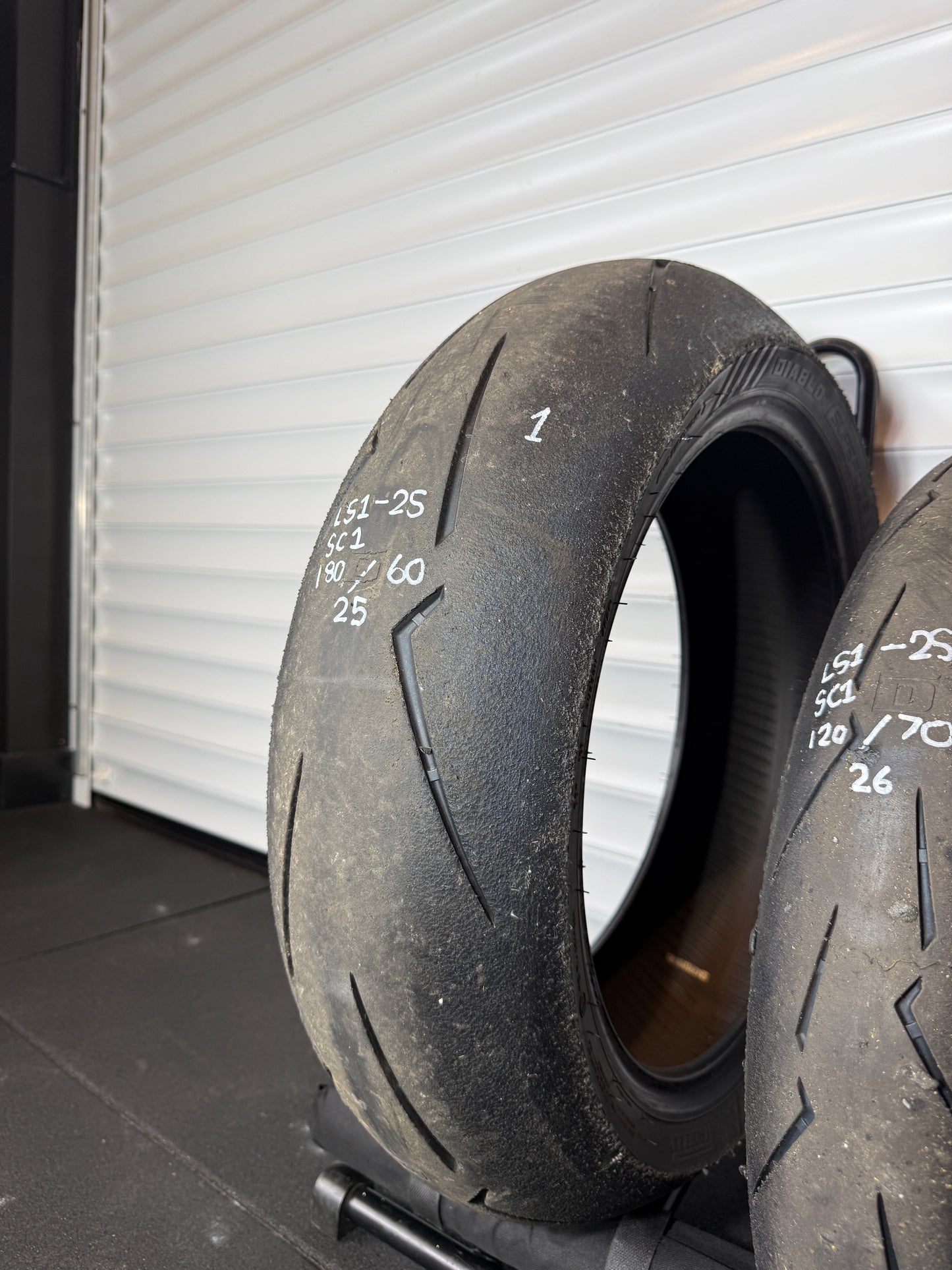 Pirelli Supercorsa- GRADE 1/1+ V4 SET 180/60/17, 120/70/17 (LS1-2S)