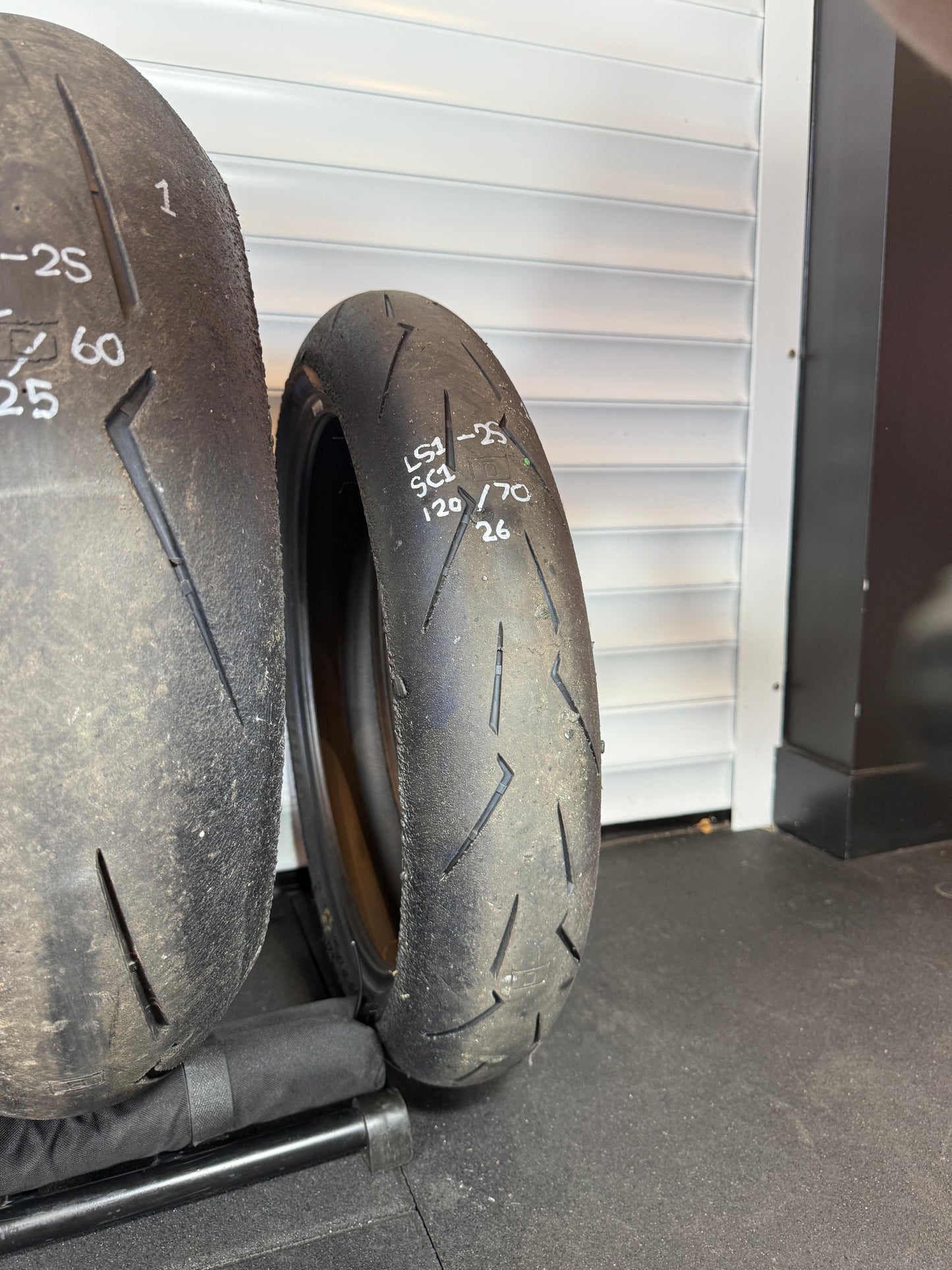 Pirelli Supercorsa- GRADE 1/1+ V4 SET 180/60/17, 120/70/17 (LS1-2S)