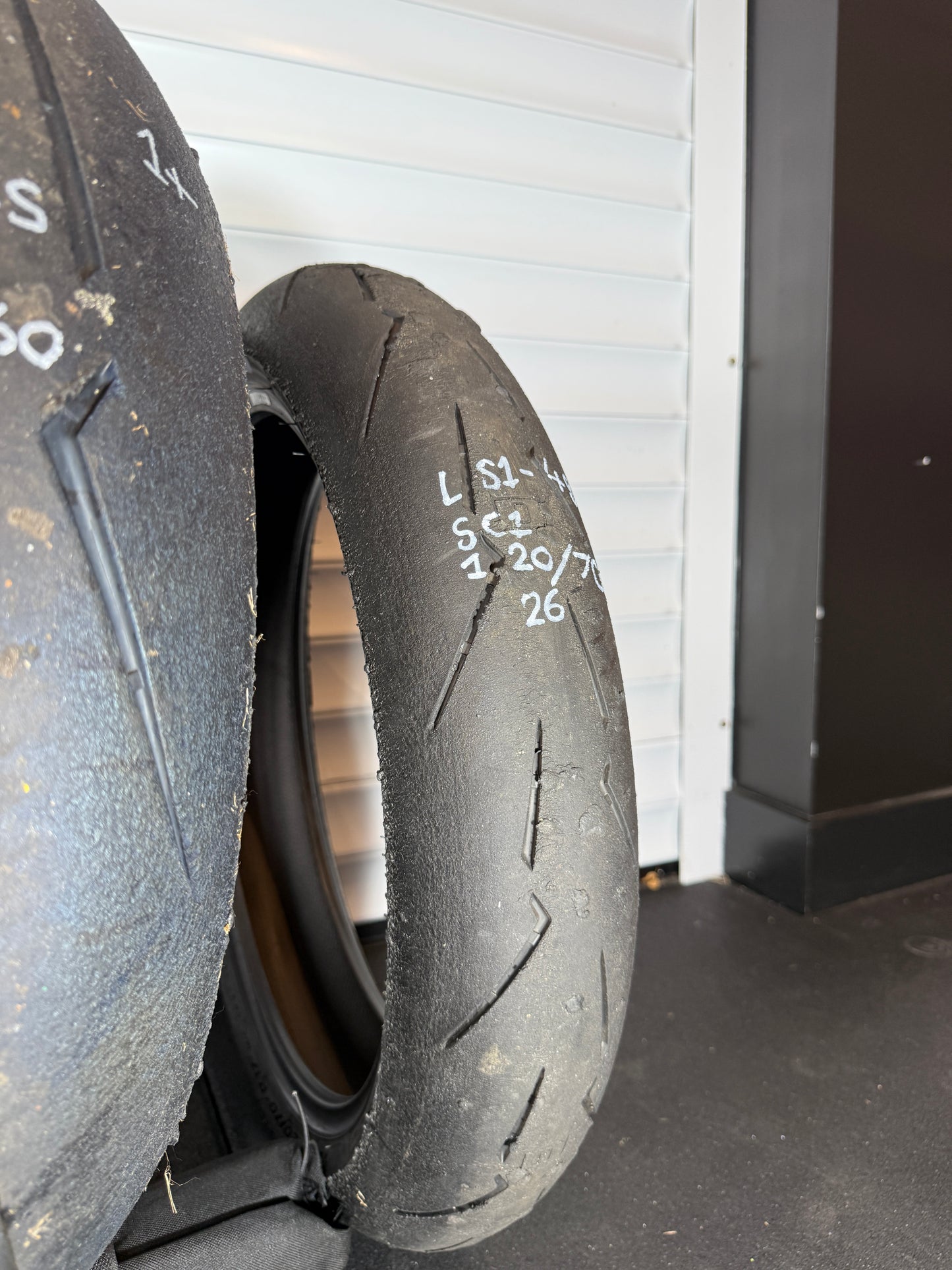 Pirelli Supercorsa- GRADE 1+ V4 SET 180/60/17, 120/70/17 (LS1-4S)