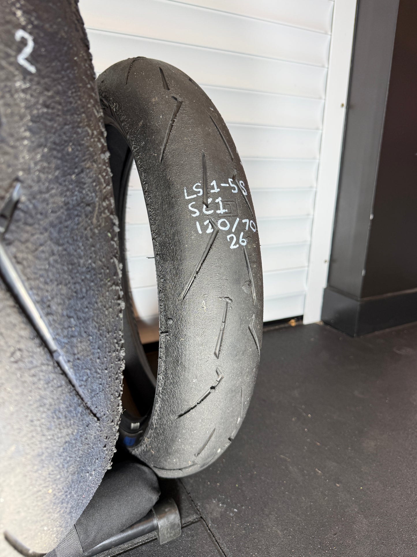 Pirelli Supercorsa- GRADE 1+ V4 SET 180/60/17, 120/70/17 (LS1-5S)