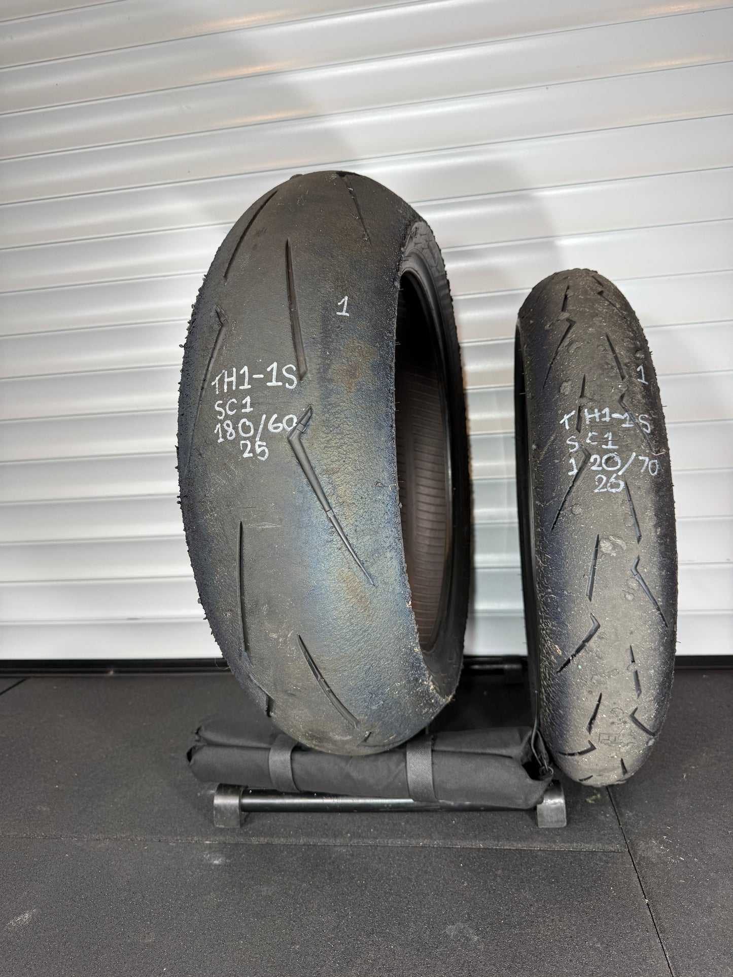 Pirelli Supercorsa- GRADE 1 V4 SET 180/60/17, 120/70/17 (TH1-1S)