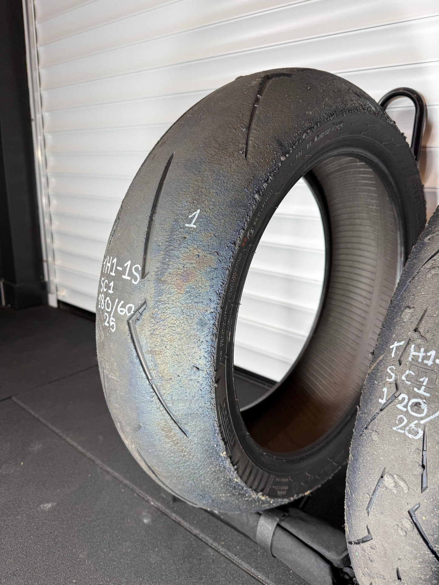 Pirelli Supercorsa- GRADE 1 V4 SET 180/60/17, 120/70/17 (TH1-1S)