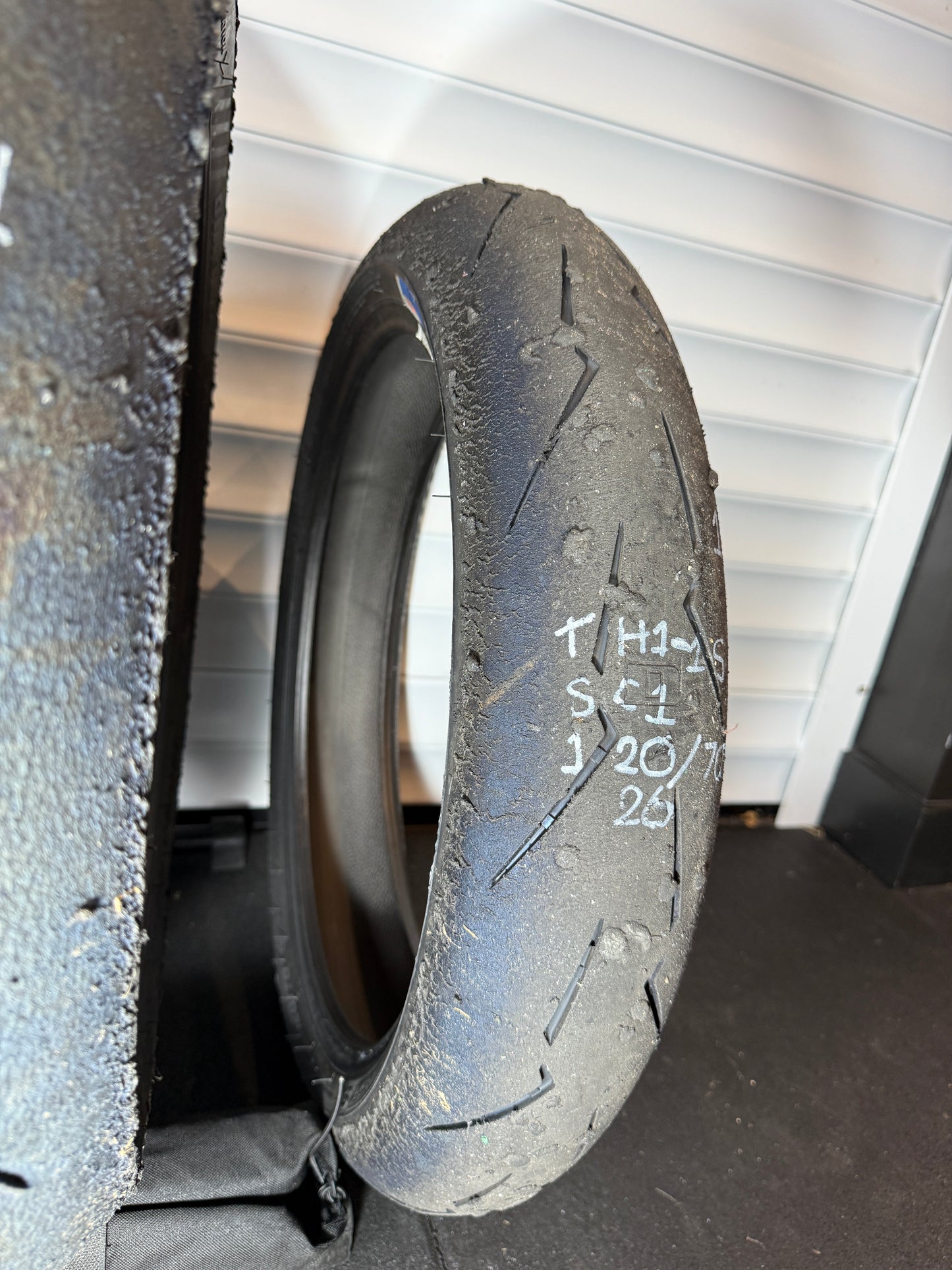 Pirelli Supercorsa- GRADE 1 V4 SET 180/60/17, 120/70/17 (TH1-1S)