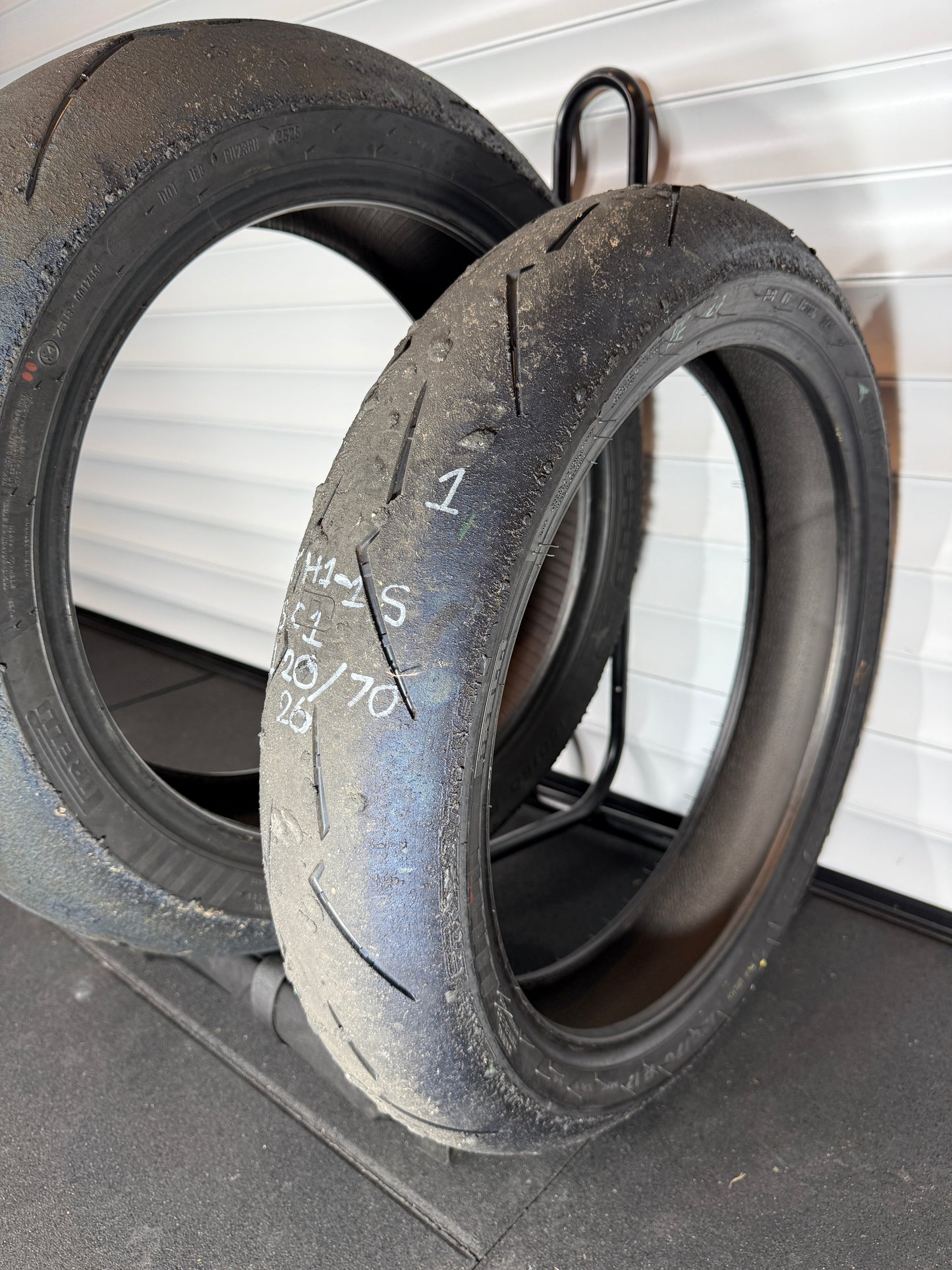 Pirelli Supercorsa- GRADE 1 V4 SET 180/60/17, 120/70/17 (TH1-1S)