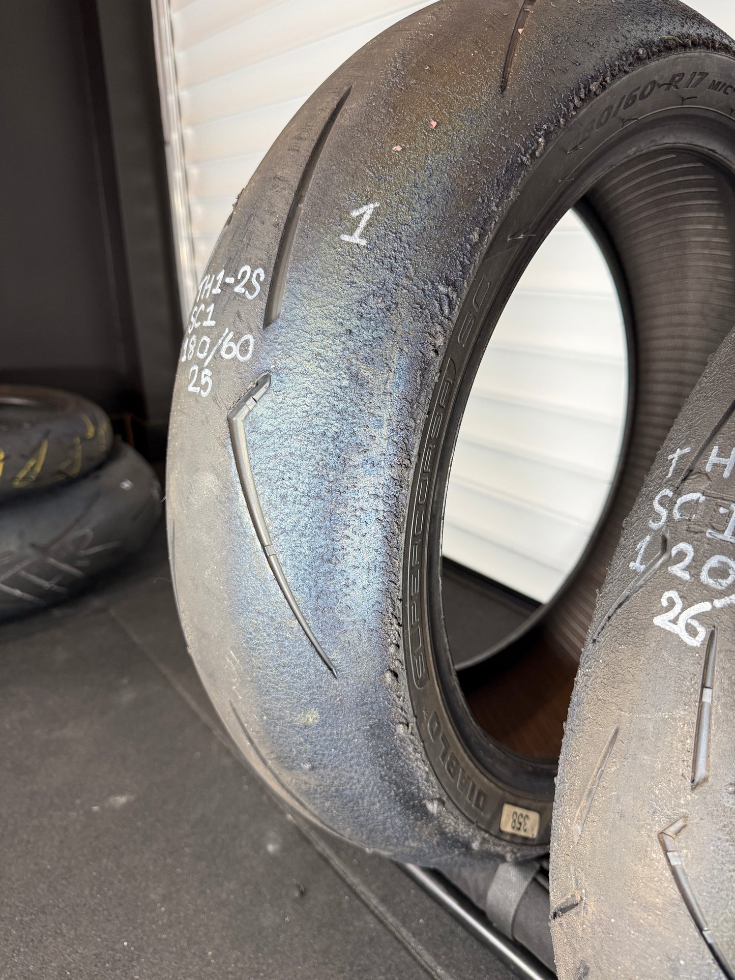 Pirelli Supercorsa- GRADE 1 V4 SET 180/60/17, 120/70/17 (TH1-2S)