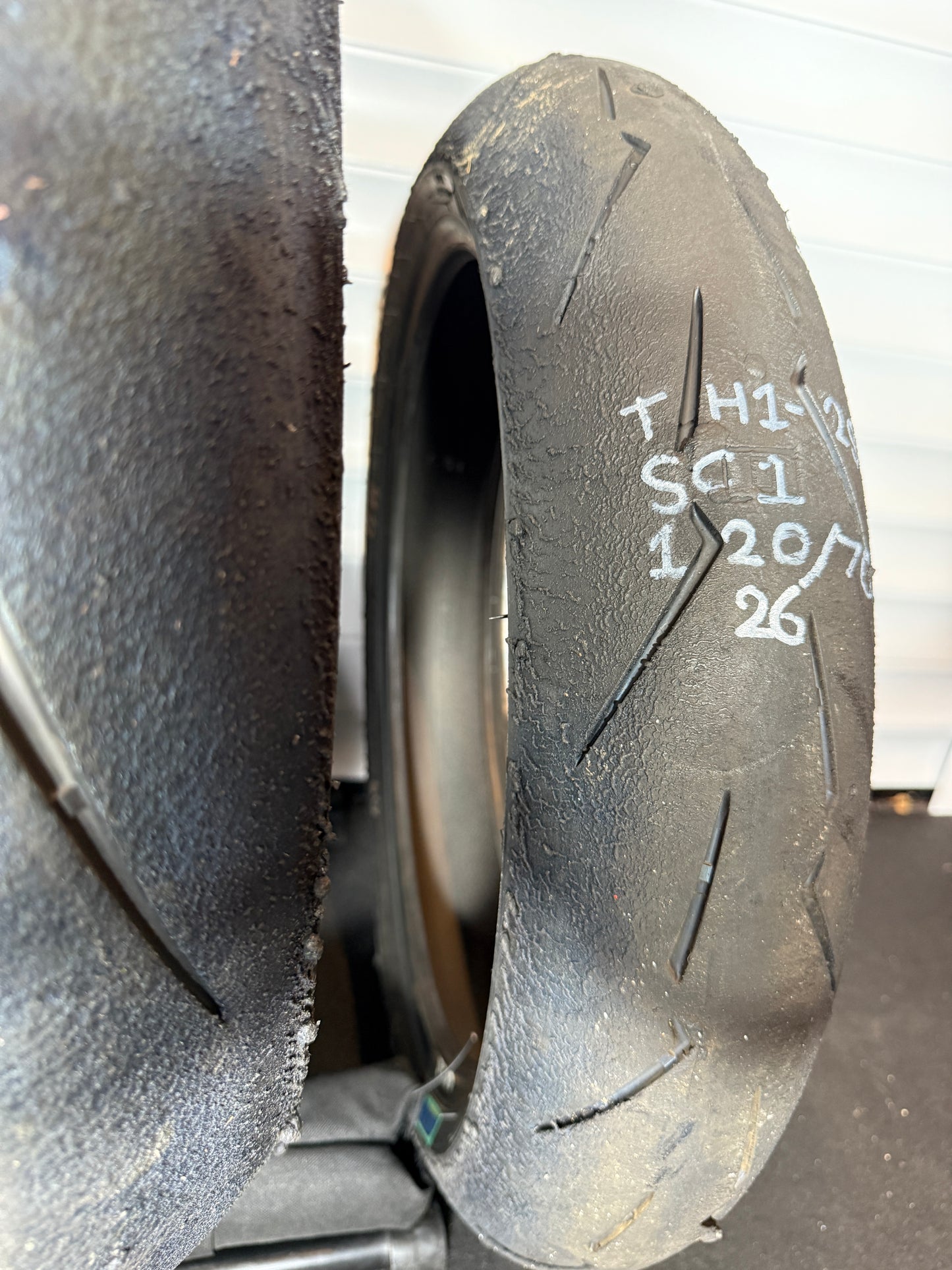 Pirelli Supercorsa- GRADE 1 V4 SET 180/60/17, 120/70/17 (TH1-2S)