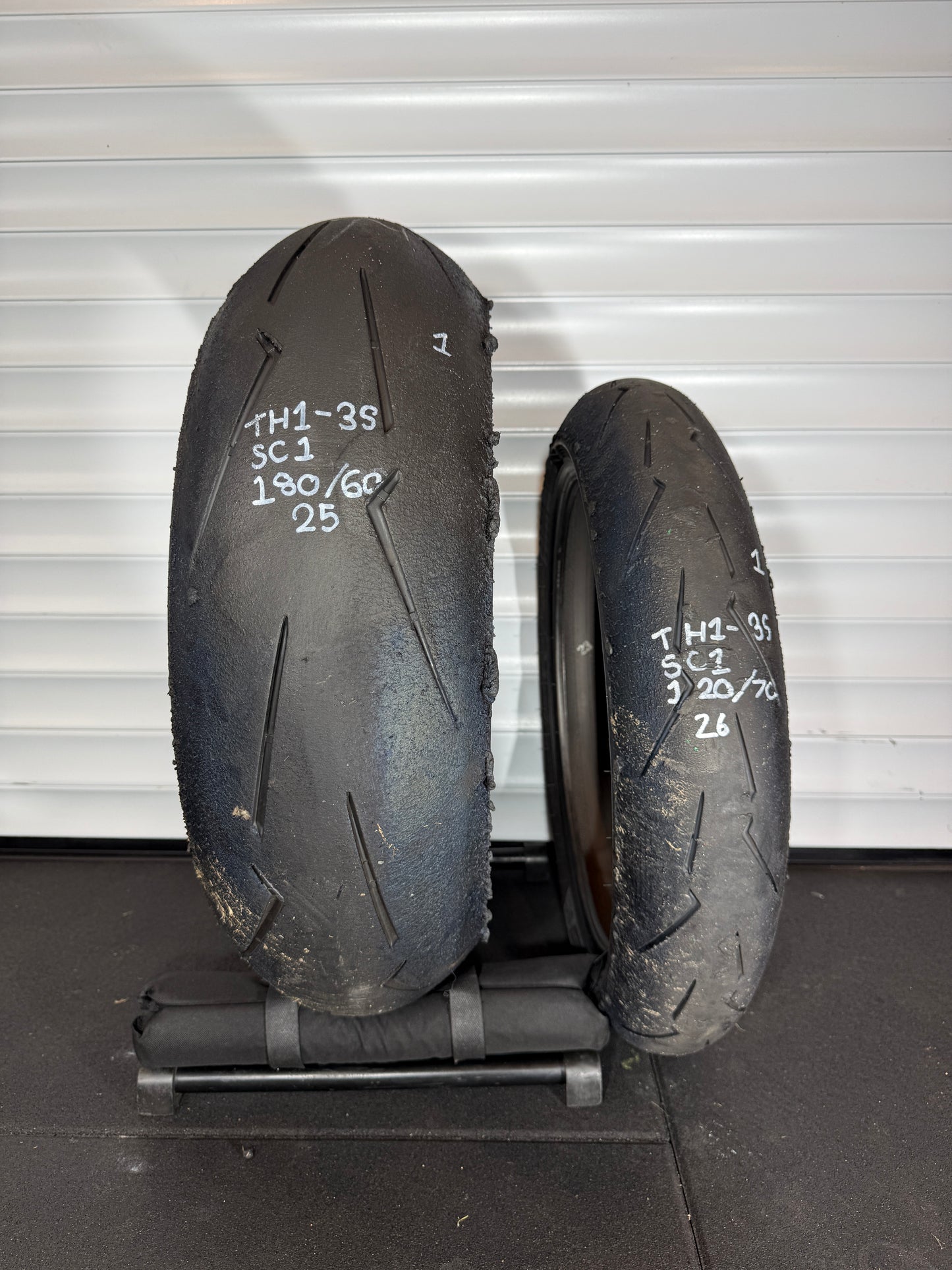 Pirelli Supercorsa- GRADE 1 V4 SET 180/60/17, 120/70/17 (TH1-3S)