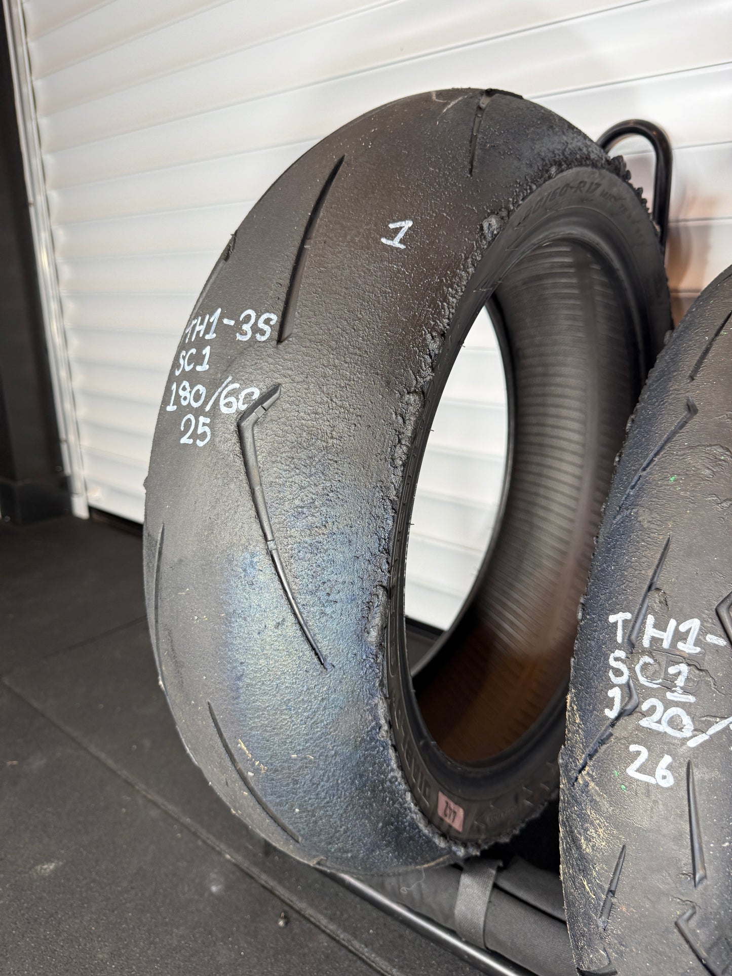Pirelli Supercorsa- GRADE 1 V4 SET 180/60/17, 120/70/17 (TH1-3S)