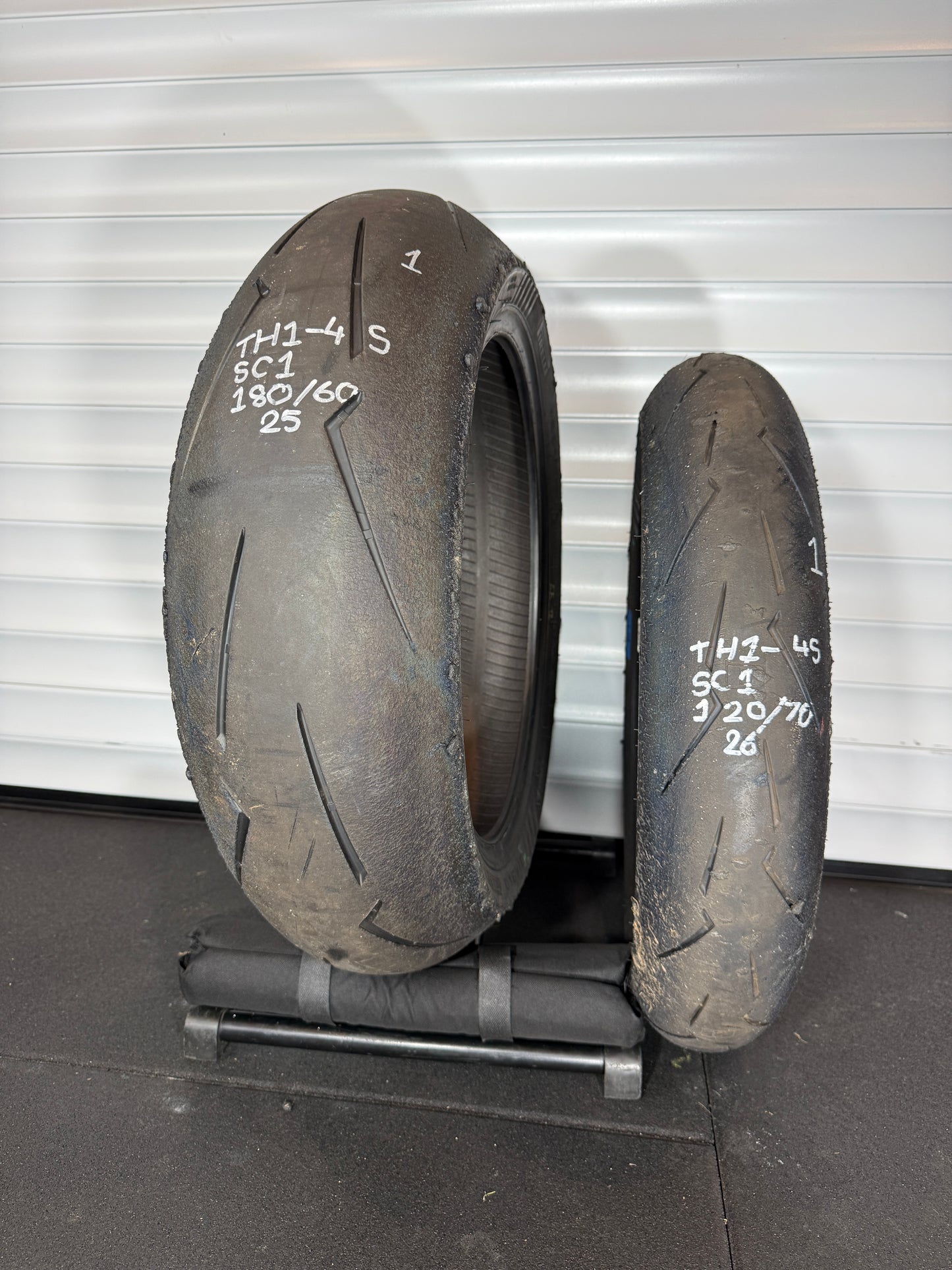 Pirelli Supercorsa- GRADE 1 V4 SET 180/60/17, 120/70/17 (TH1-4S)