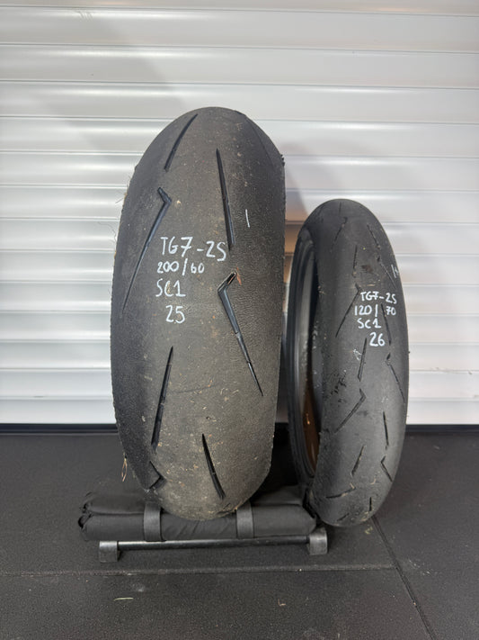 Pirelli Supercorsa- GRADE 1/1+ V4 SET 200/60/17, 120/70/17 (TG7-2S)